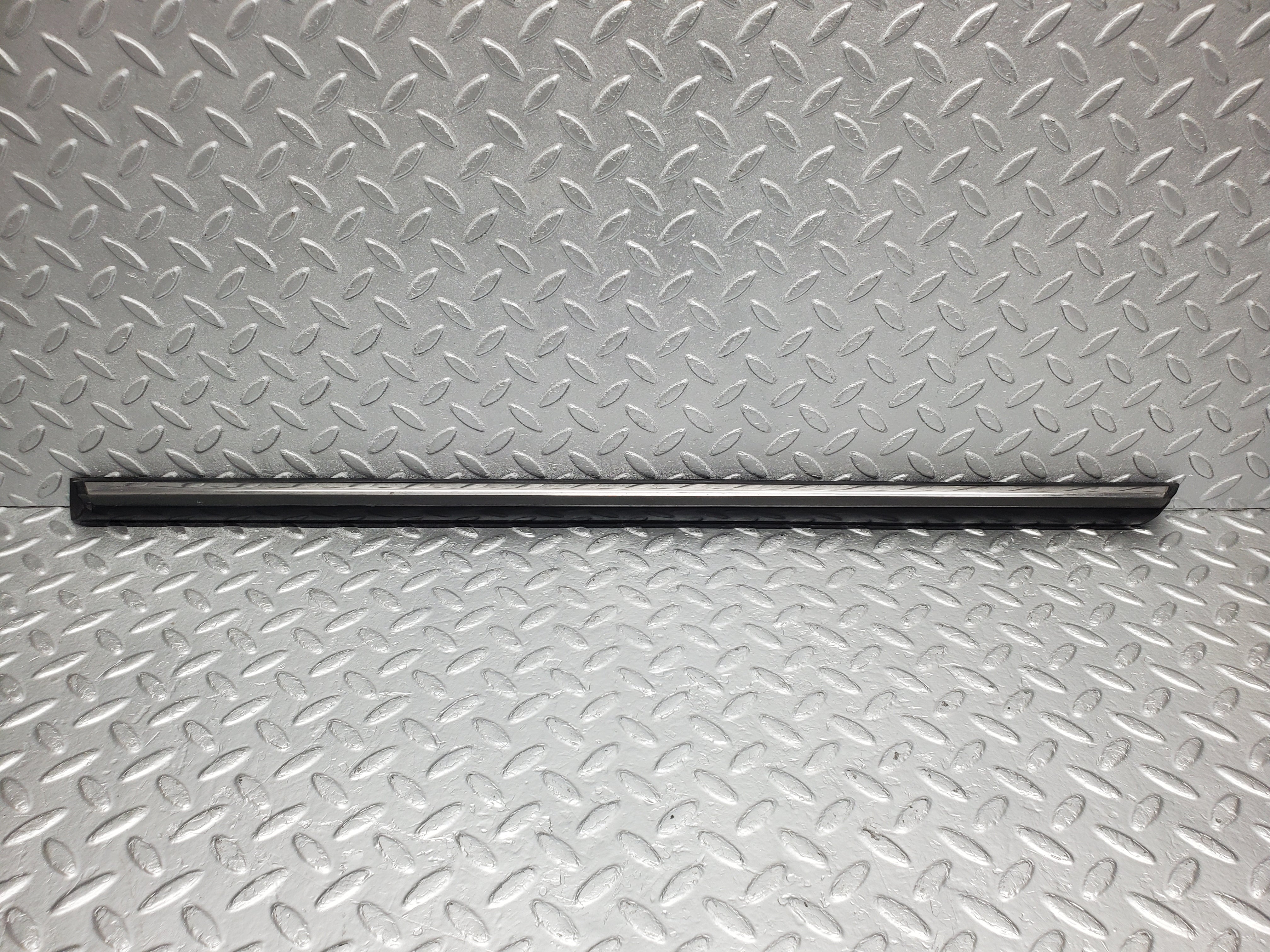 2170 Mercedes-Benz W116 350SE Rear Left Door Centre Moulding Trim