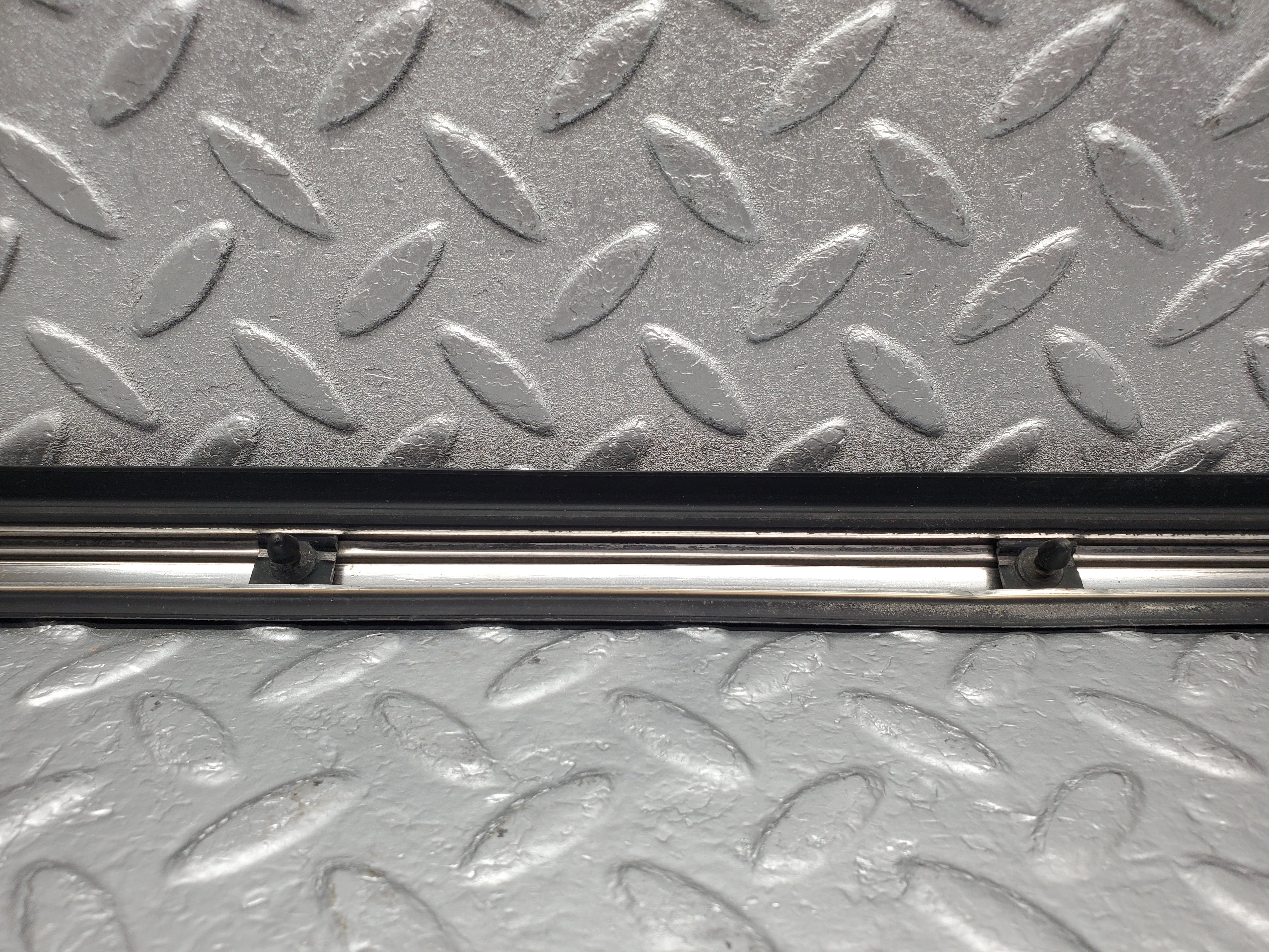 2170 Mercedes-Benz W116 350SE Rear Left Door Centre Moulding Trim