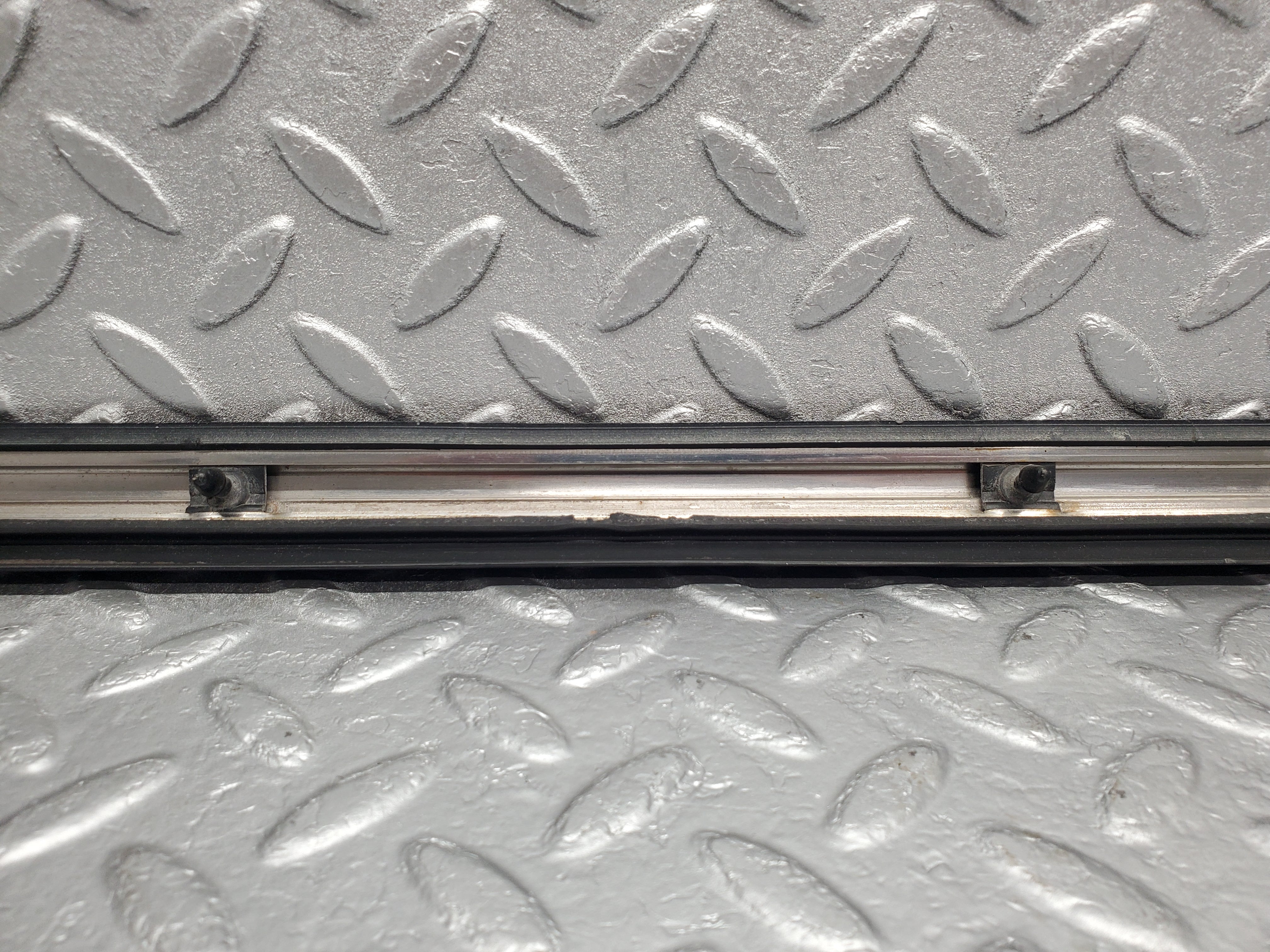 2171 Mercedes-Benz W116 350SE Front Right Door Centre Moulding Trim
