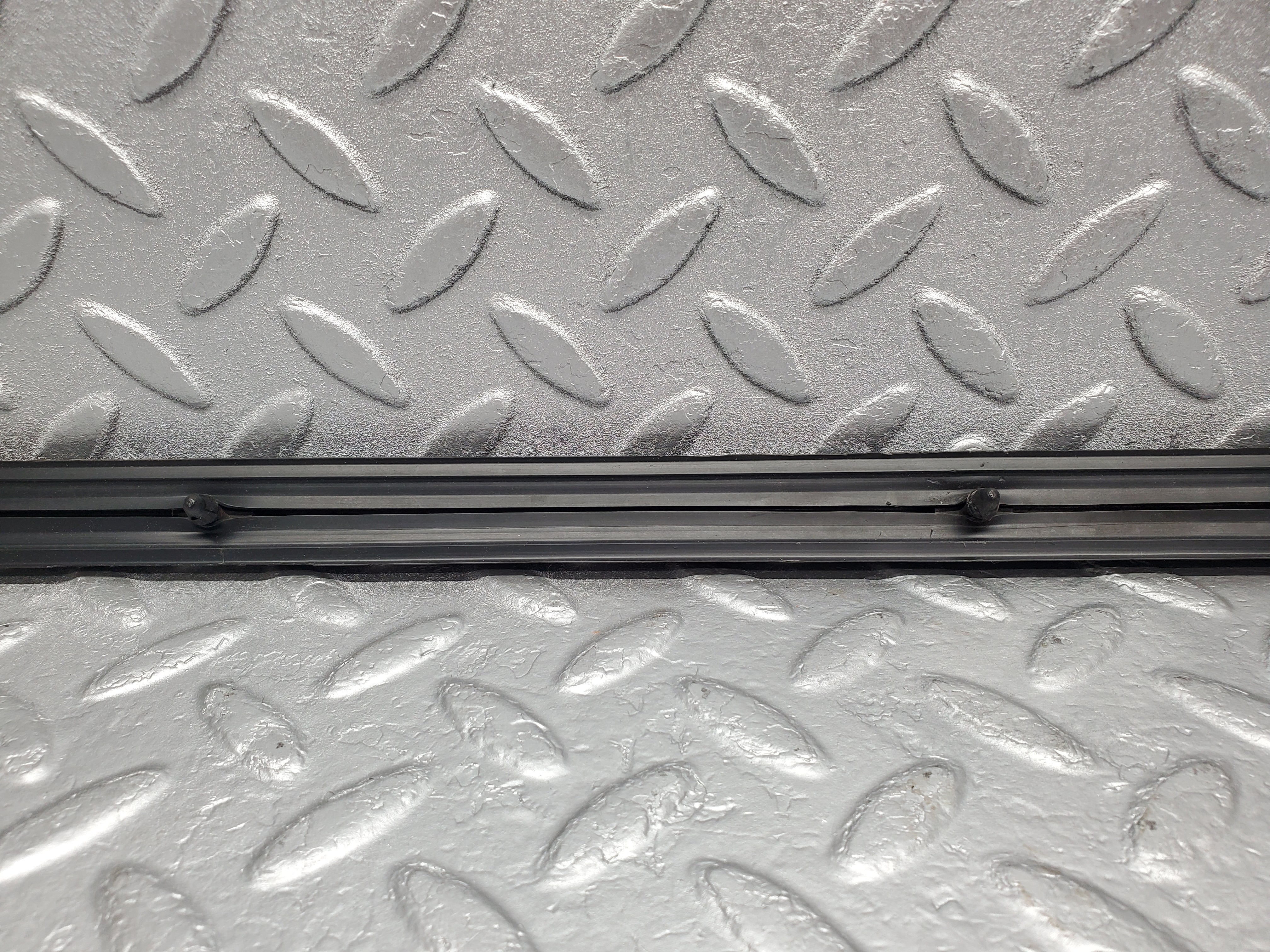 2172 Mercedes-Benz W123 230E Rear Right Door Centre Moulding Trim