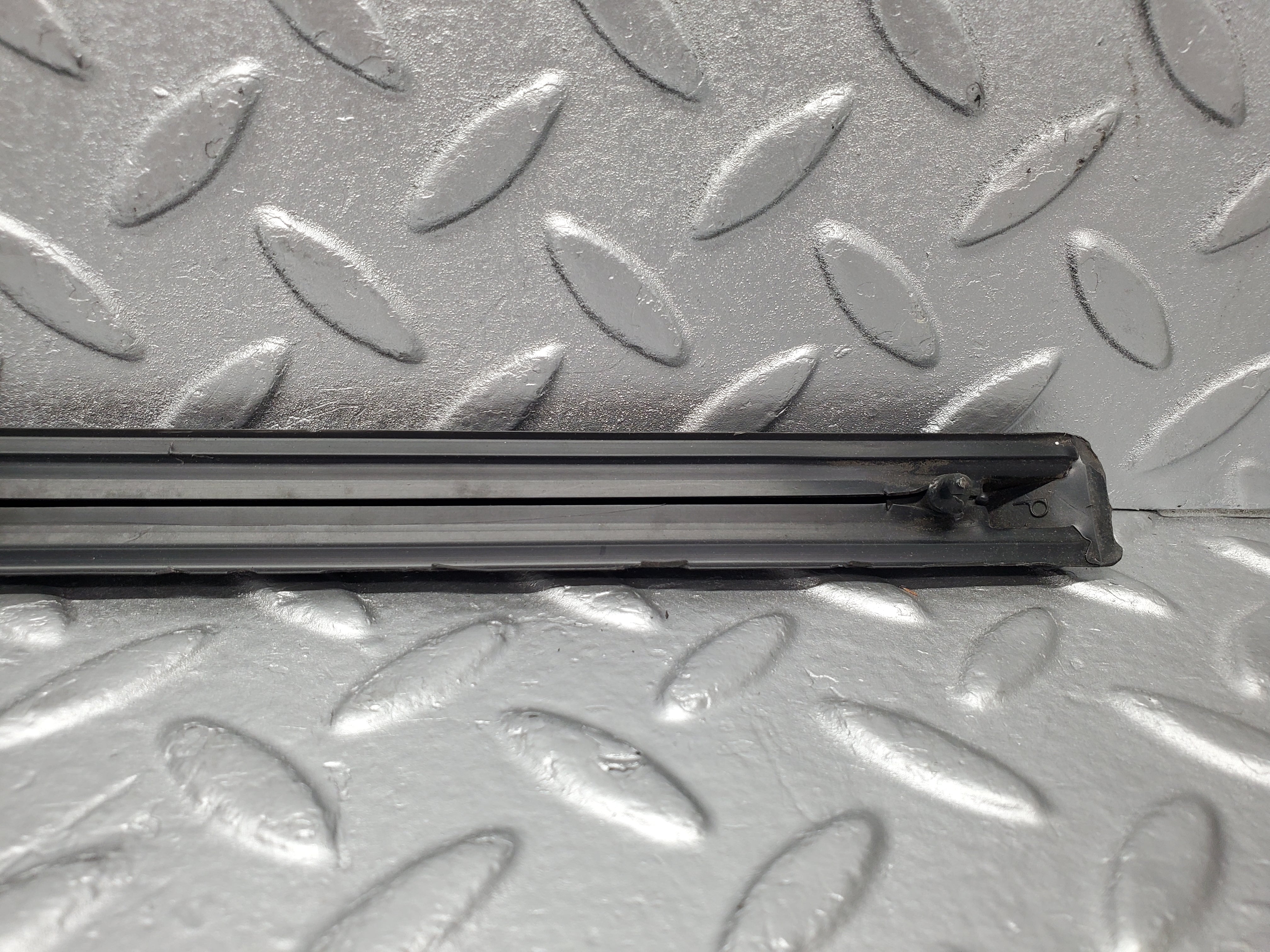 2172 Mercedes-Benz W123 230E Rear Right Door Centre Moulding Trim