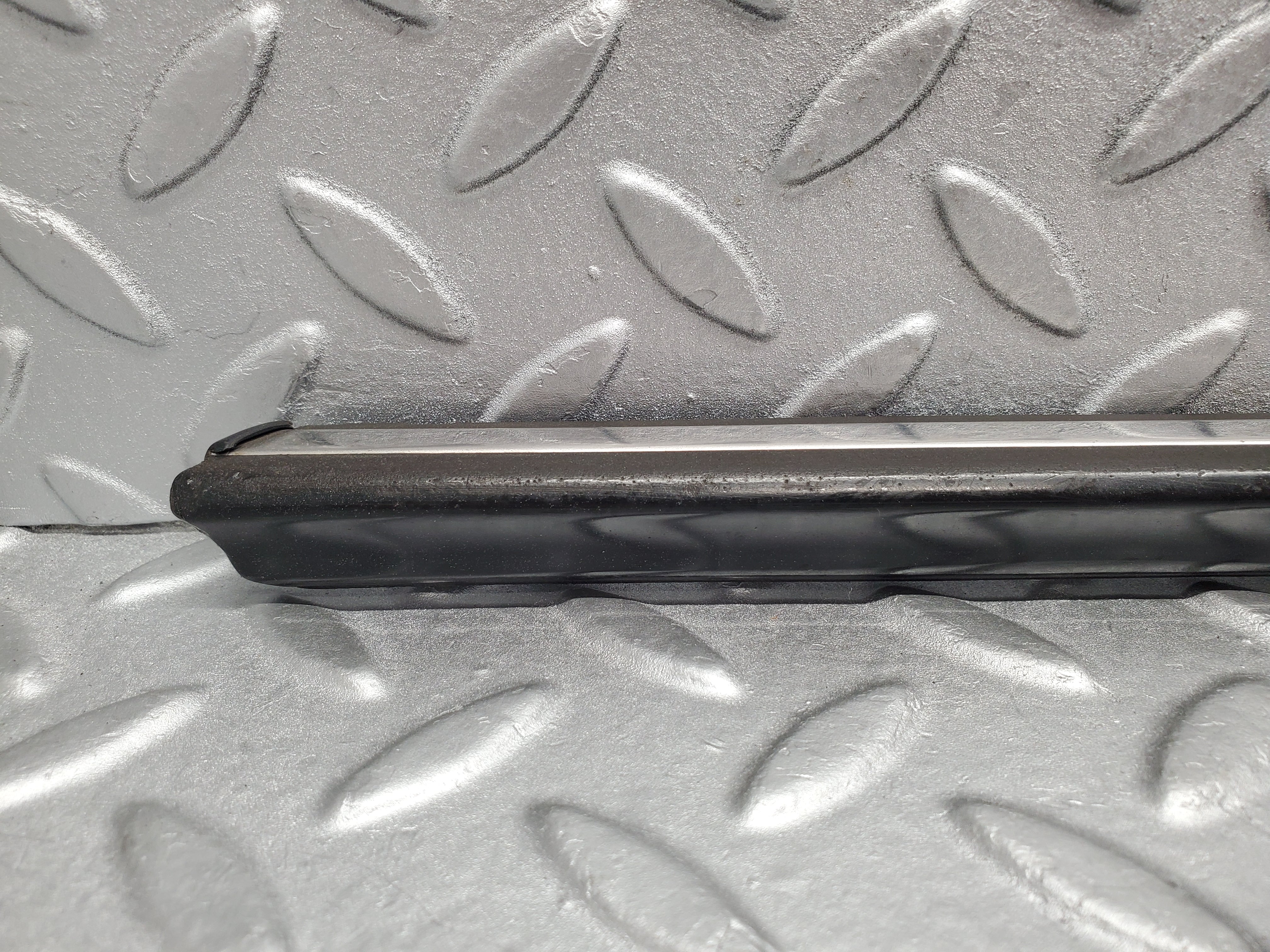 2174 Mercedes-Benz W123 230E Front Right Door Chrome Trim