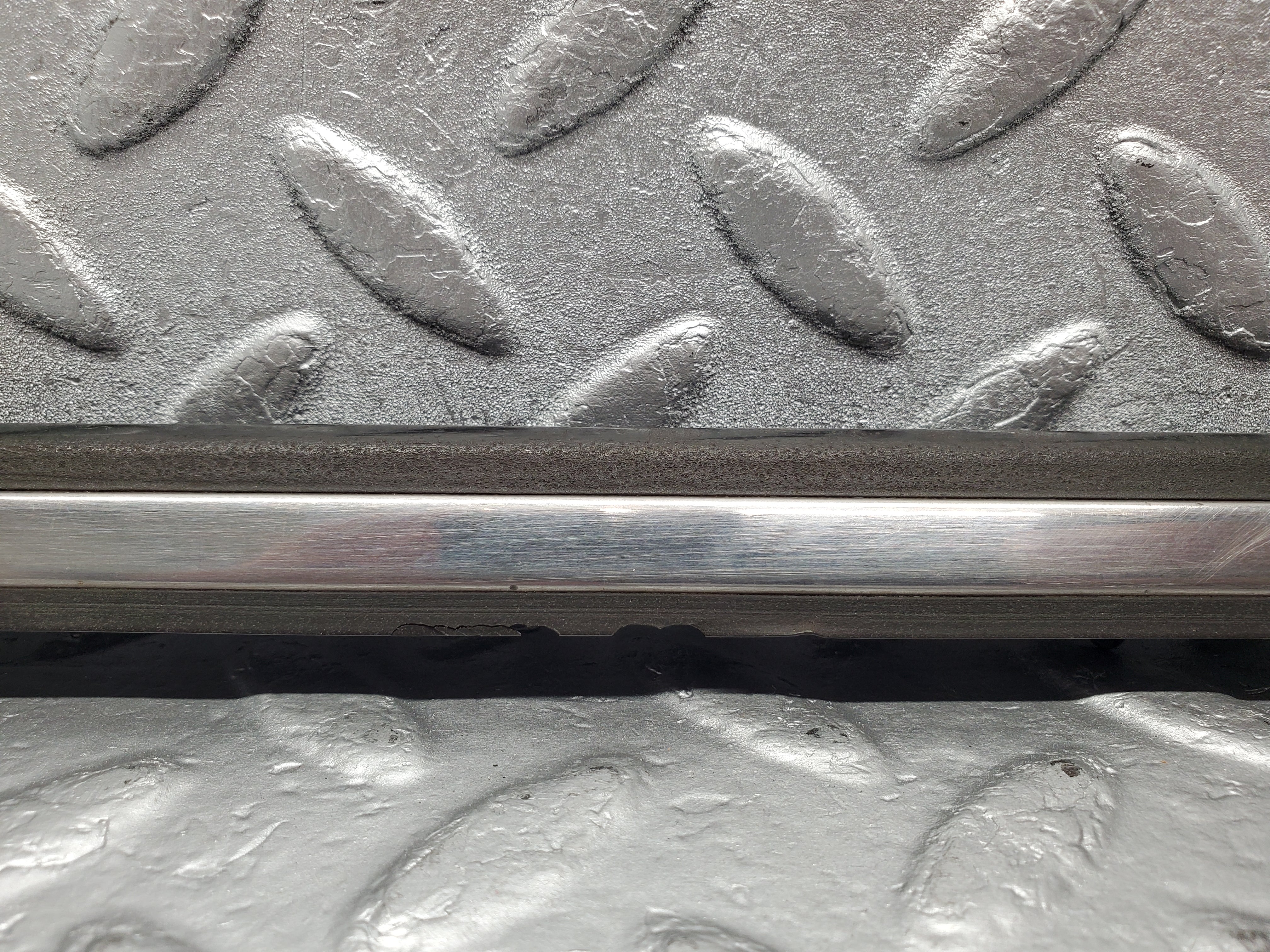 2174 Mercedes-Benz W123 230E Front Right Door Chrome Trim