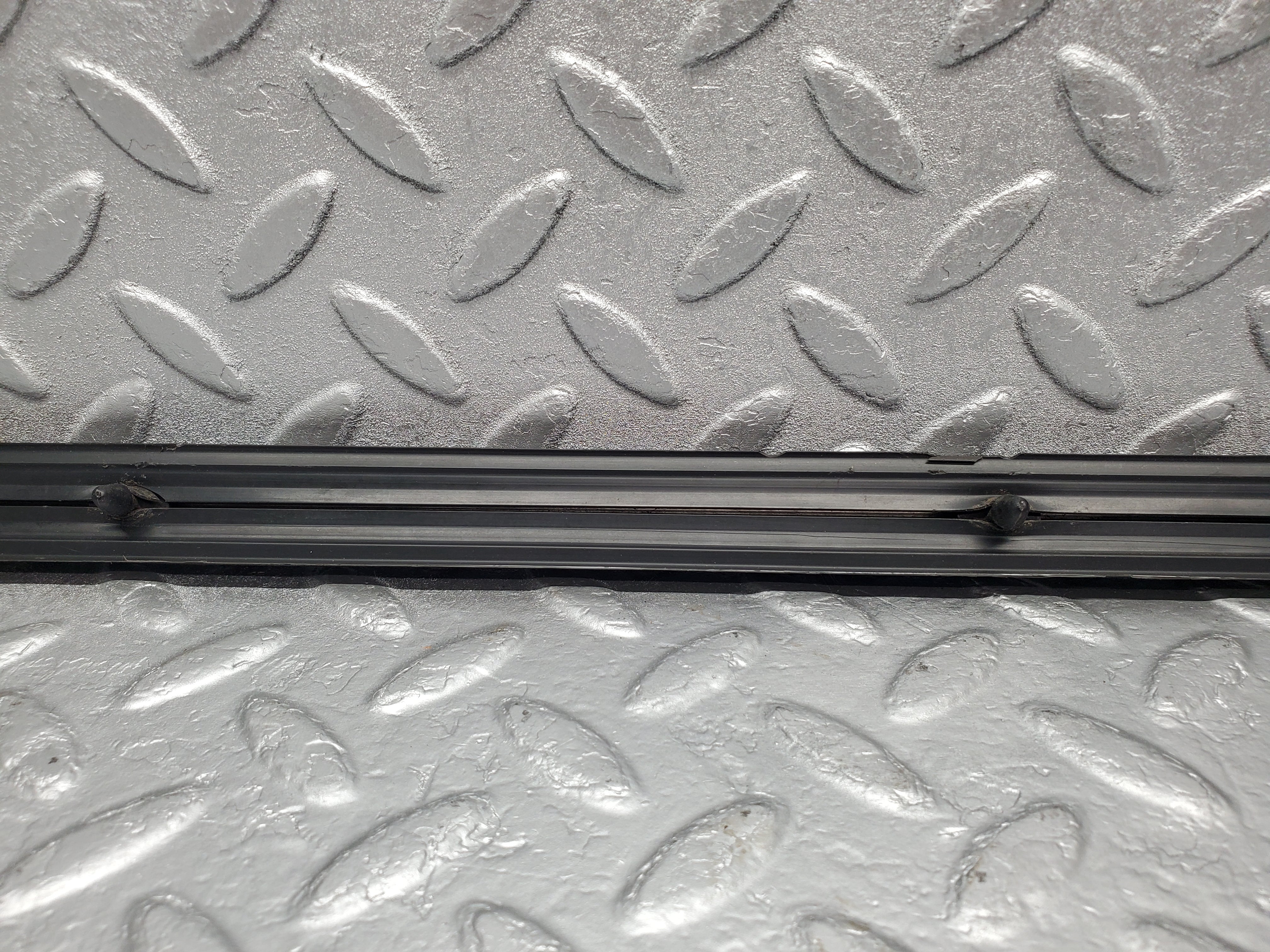 2174 Mercedes-Benz W123 230E Front Right Door Chrome Trim