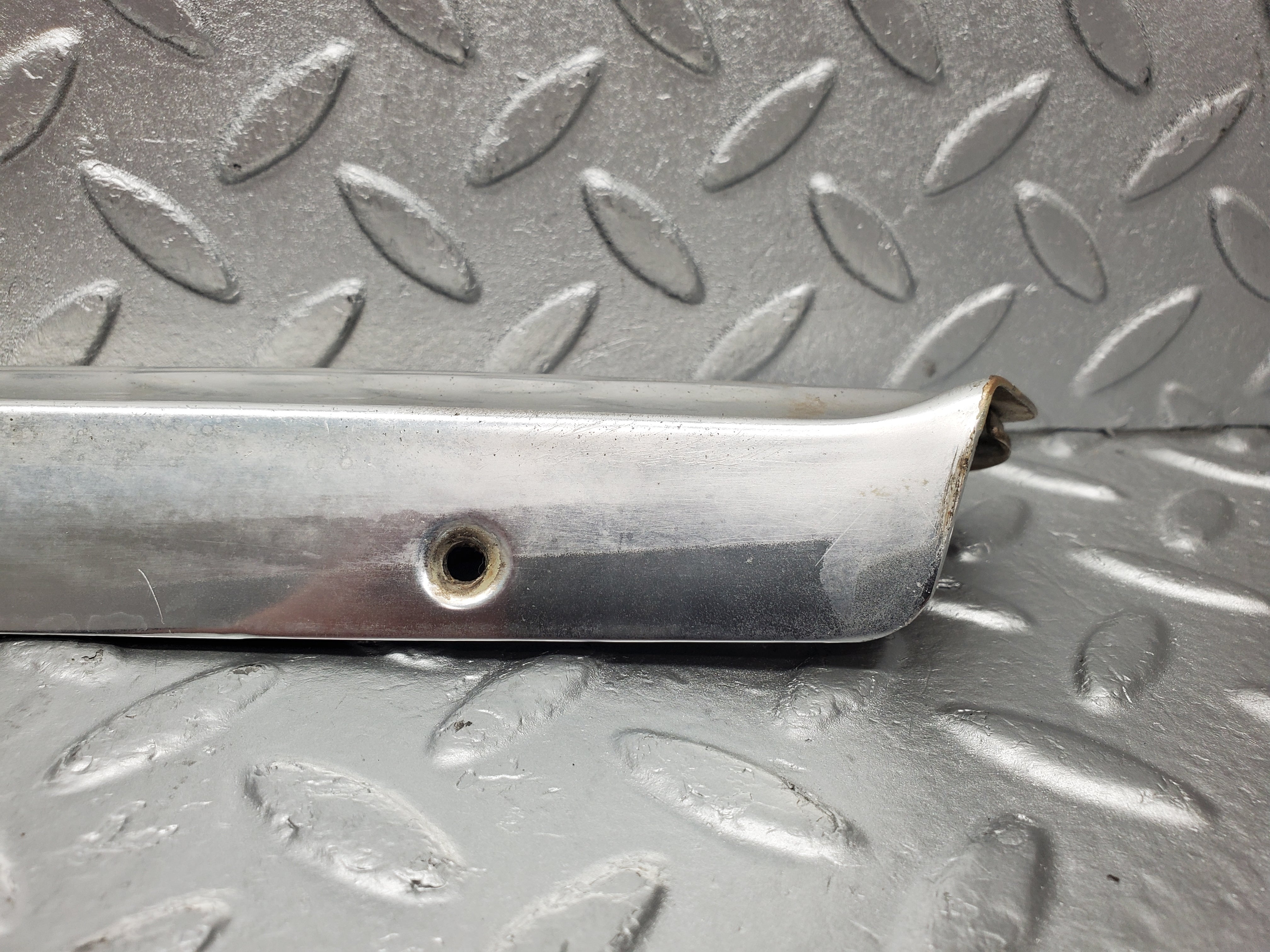 2177 Mercedes-Benz W116 350SE C Pillar Chrome Moulding Trim Left Side