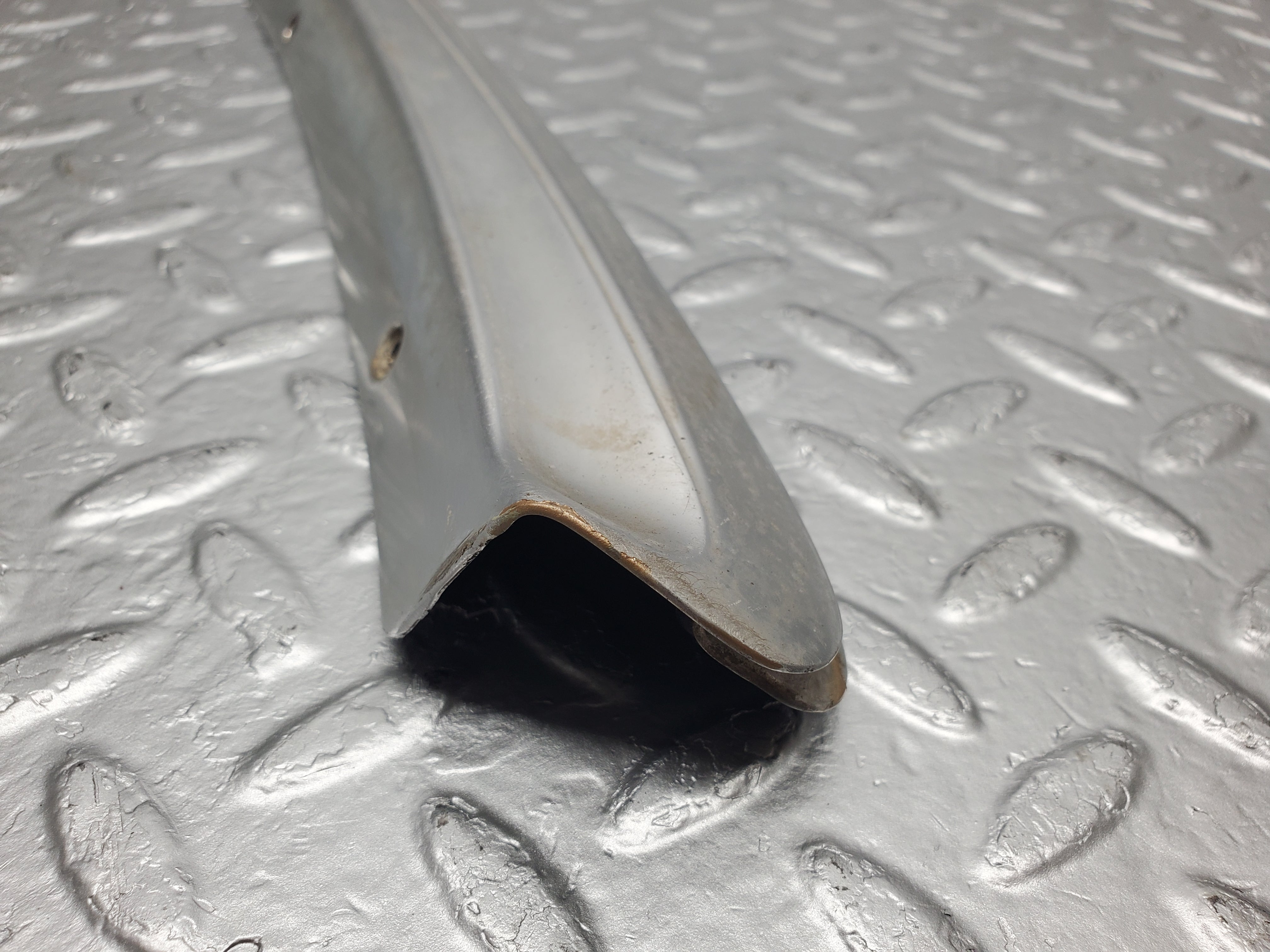 2177 Mercedes-Benz W116 350SE C Pillar Chrome Moulding Trim Left Side