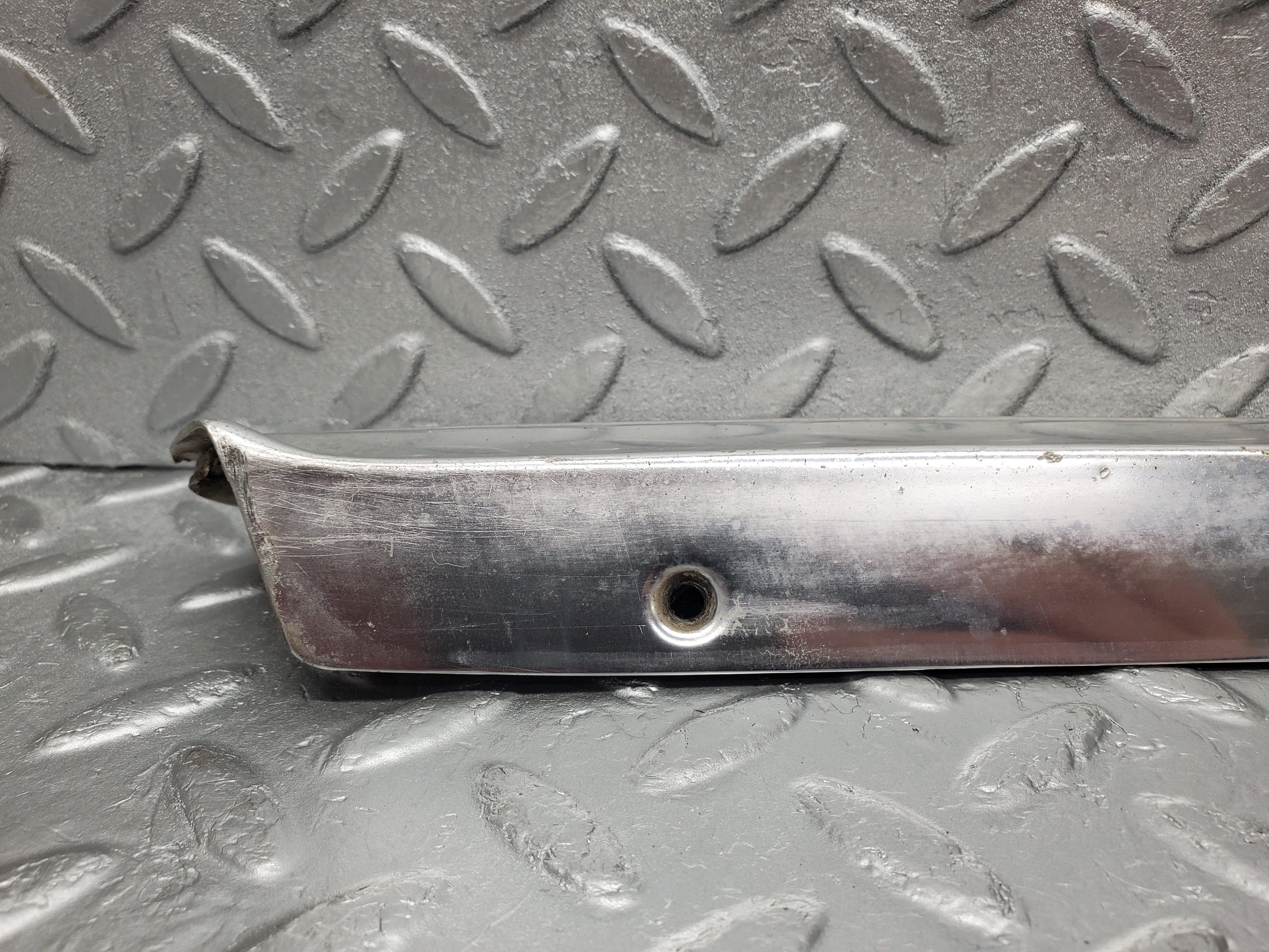 2178 Mercedes-Benz W116 350SE C Pillar Chrome Moulding Trim Right Side
