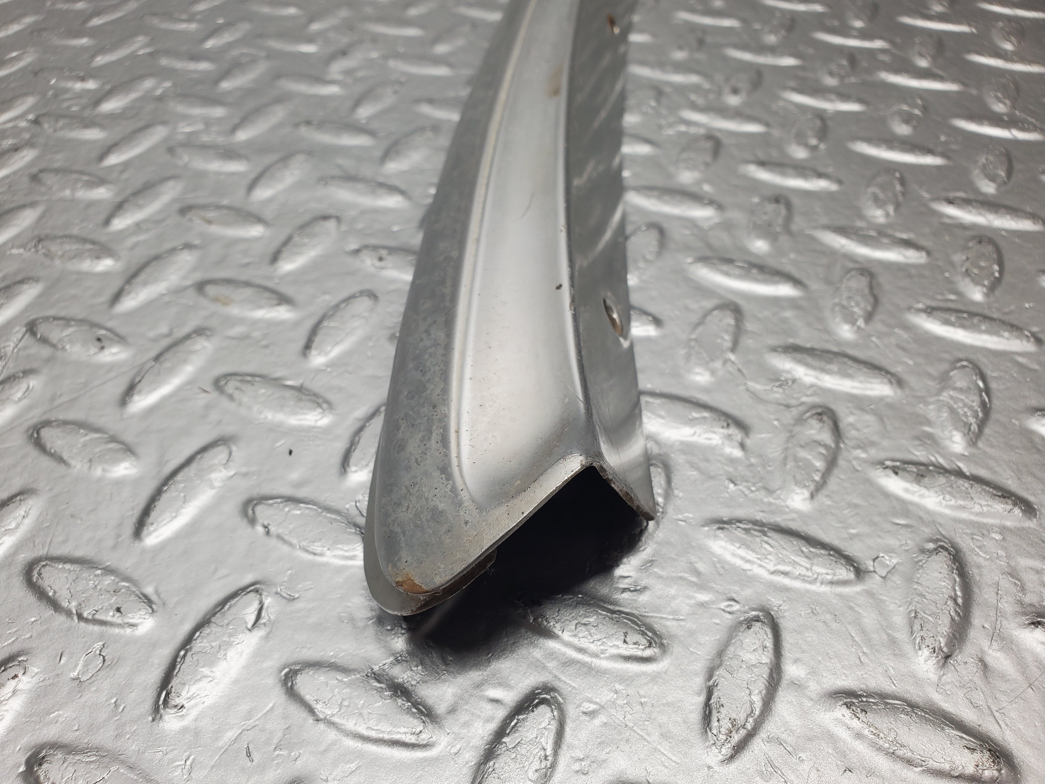 2178 Mercedes-Benz W116 350SE C Pillar Chrome Moulding Trim Right Side