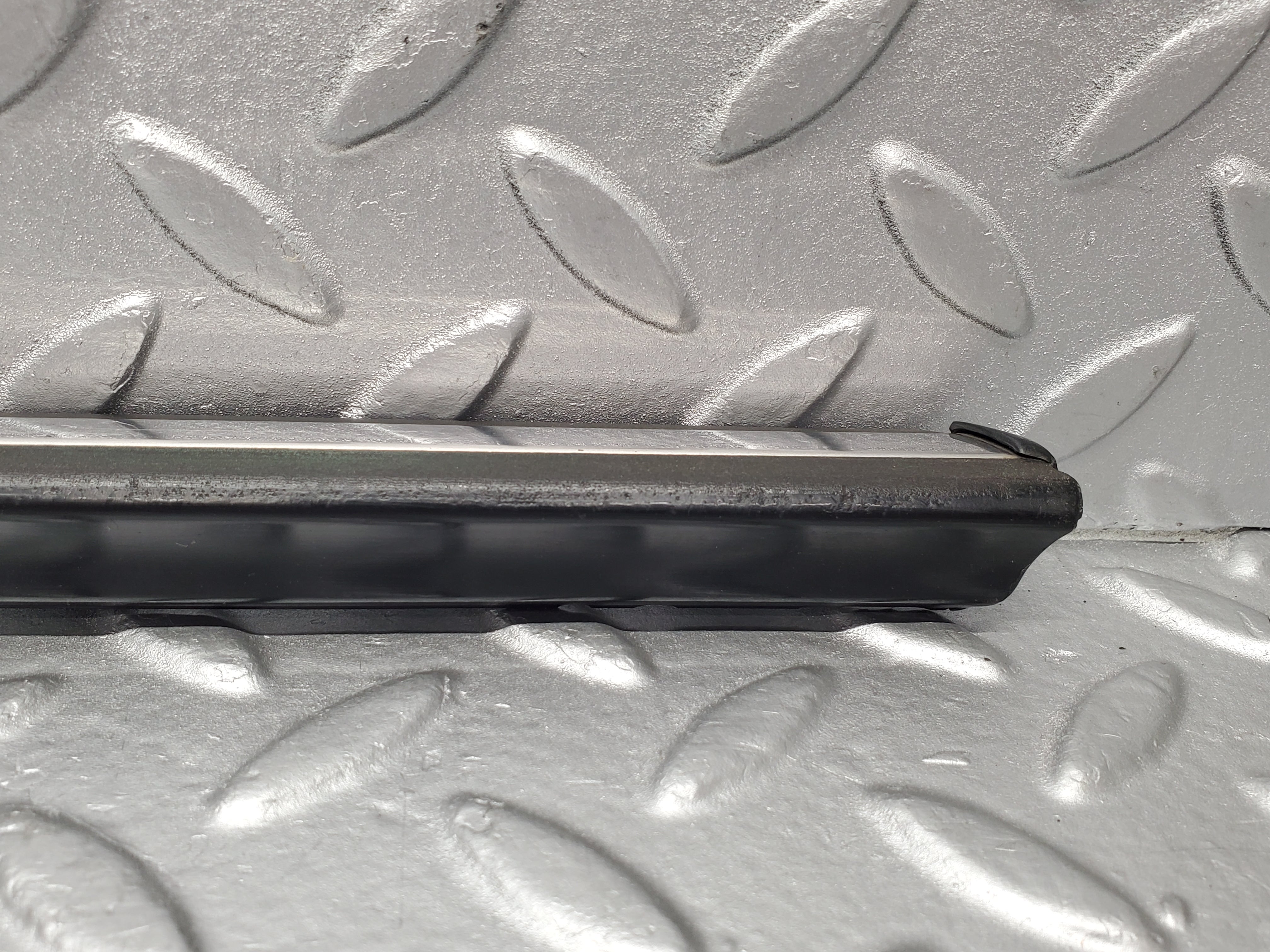 2173 Mercedes-Benz W123 230E Front Left Door Centre Moulding Trim