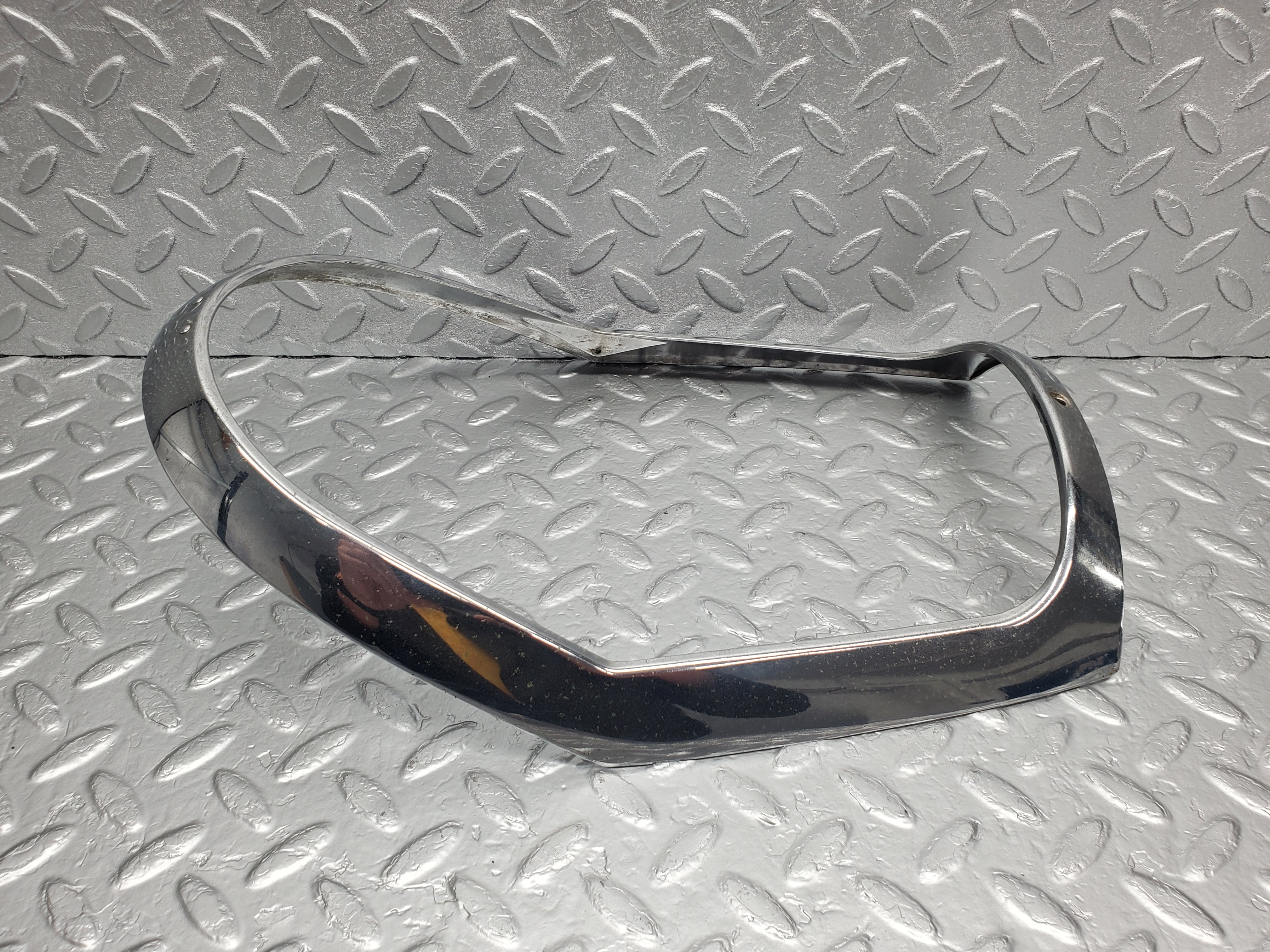 48538 Mercedes-Benz W108 Headlight Chrome Frame 1305542029
