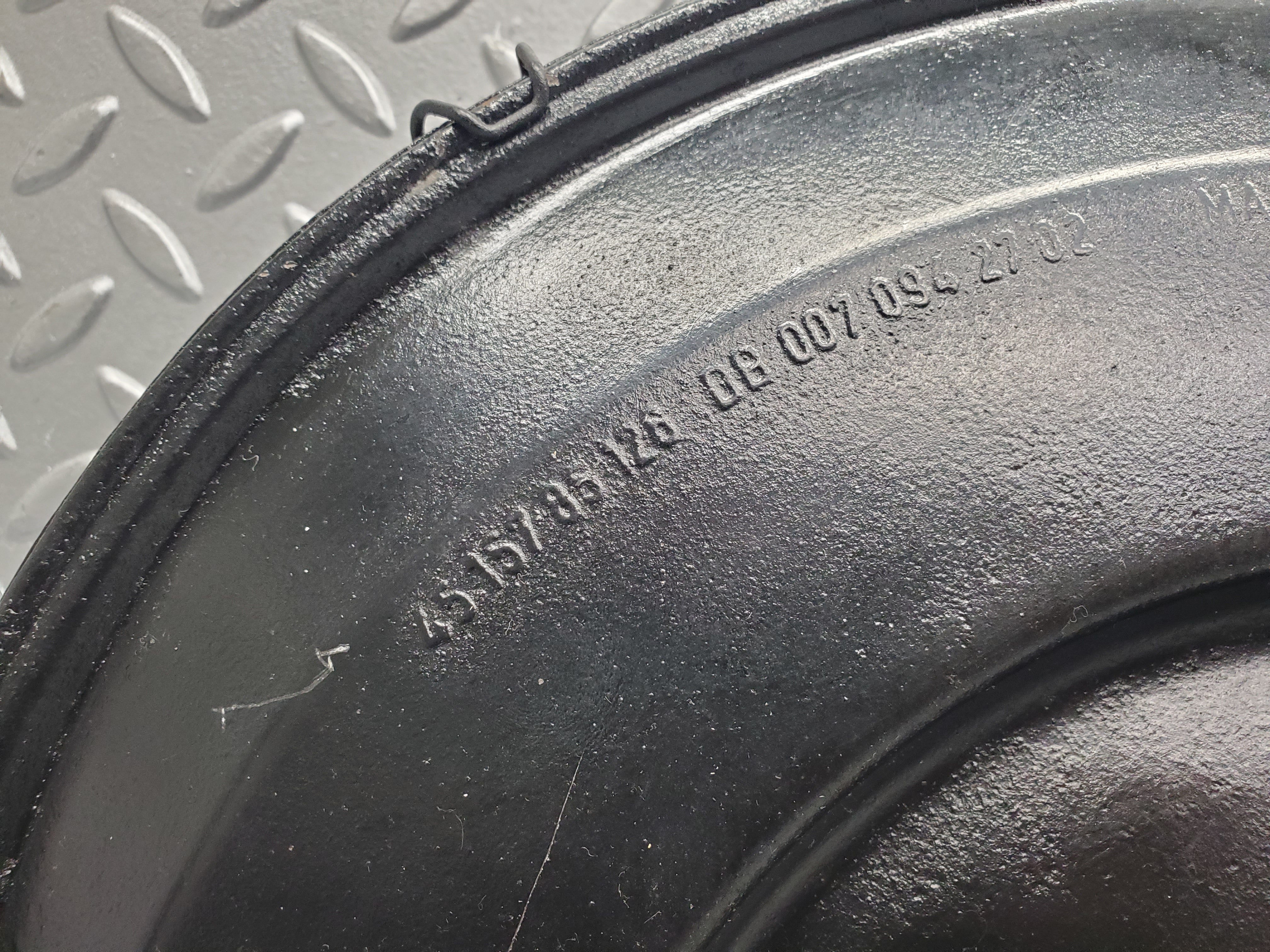 0850 Mercedes-Benz C107 350SLC Coupe Air Filter Housing 4515785126