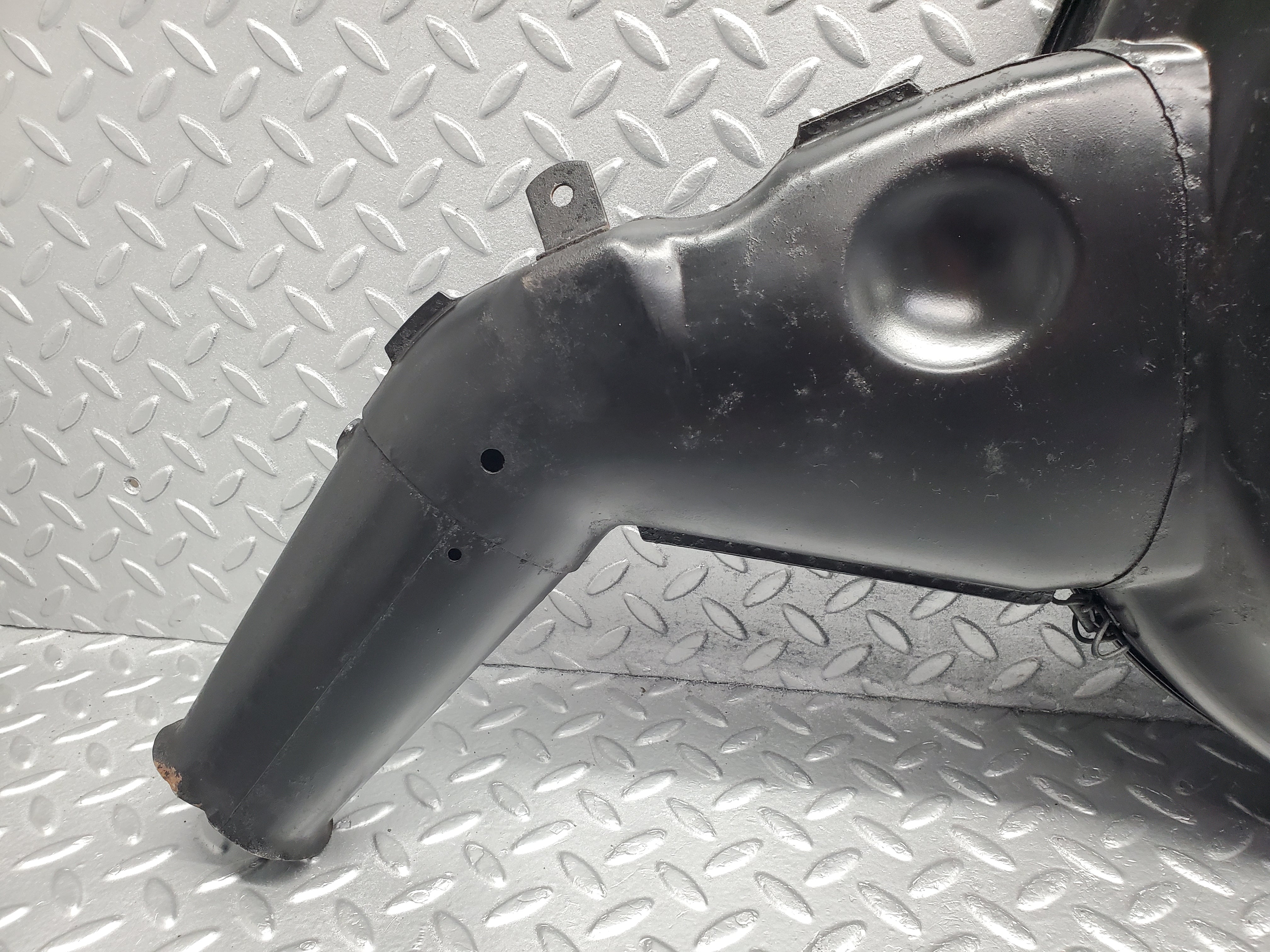 0850 Mercedes-Benz C107 350SLC Coupe Air Filter Housing 4515785126