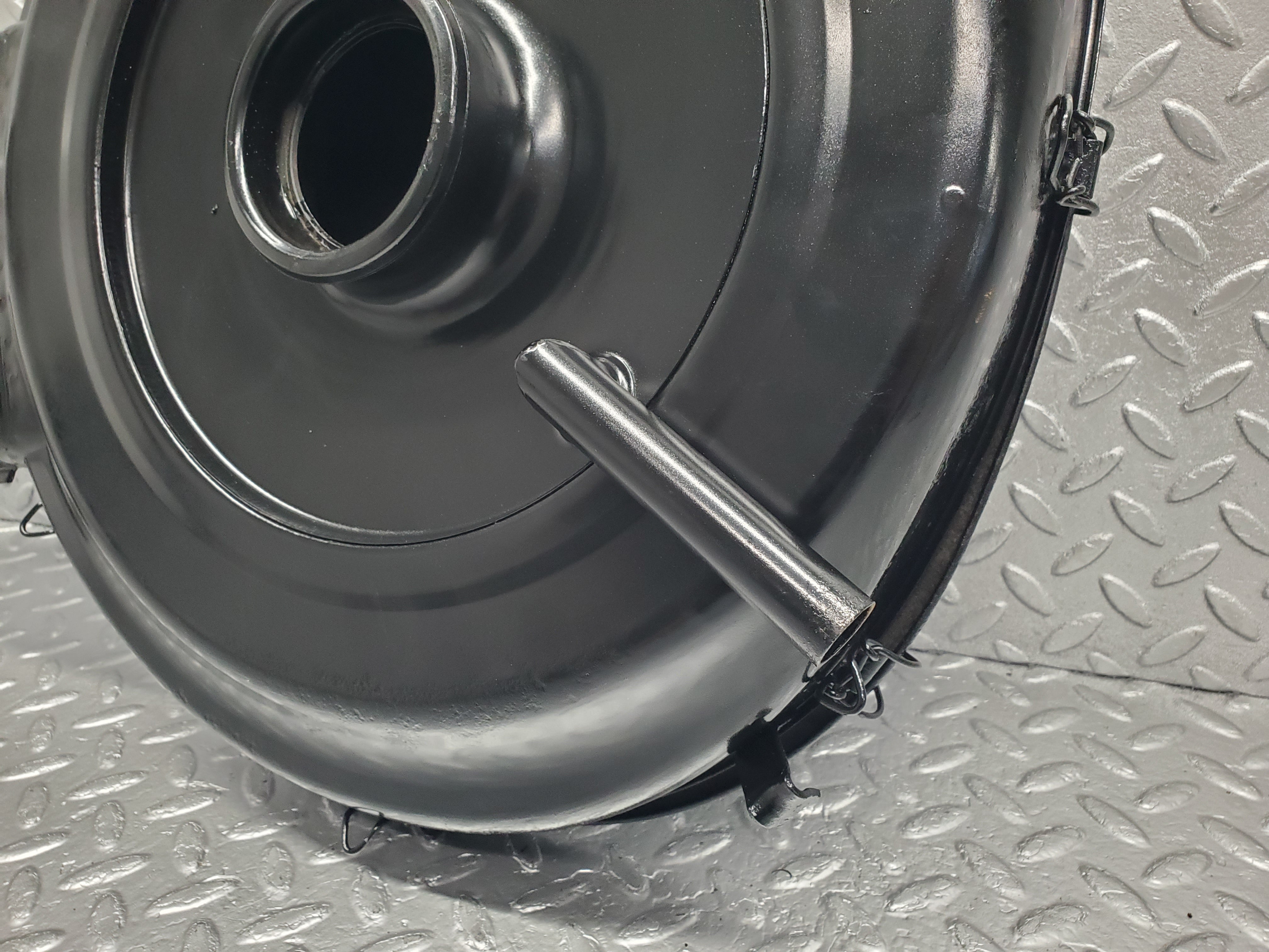 20545 Mercedes-Benz R107 450SL Air Filter Box Housing 0070942702