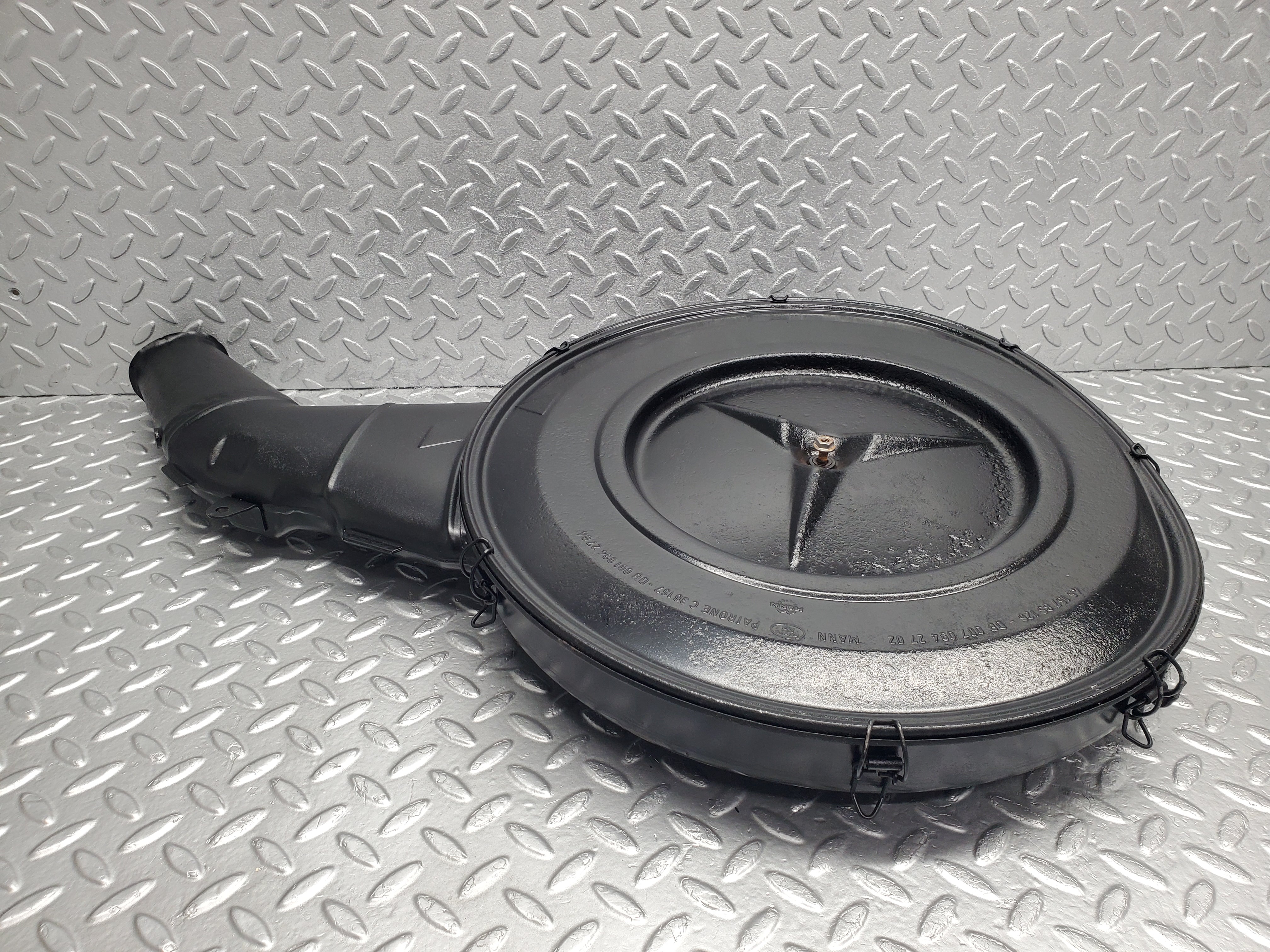 20545 Mercedes-Benz R107 450SL Air Filter Box Housing 0070942702