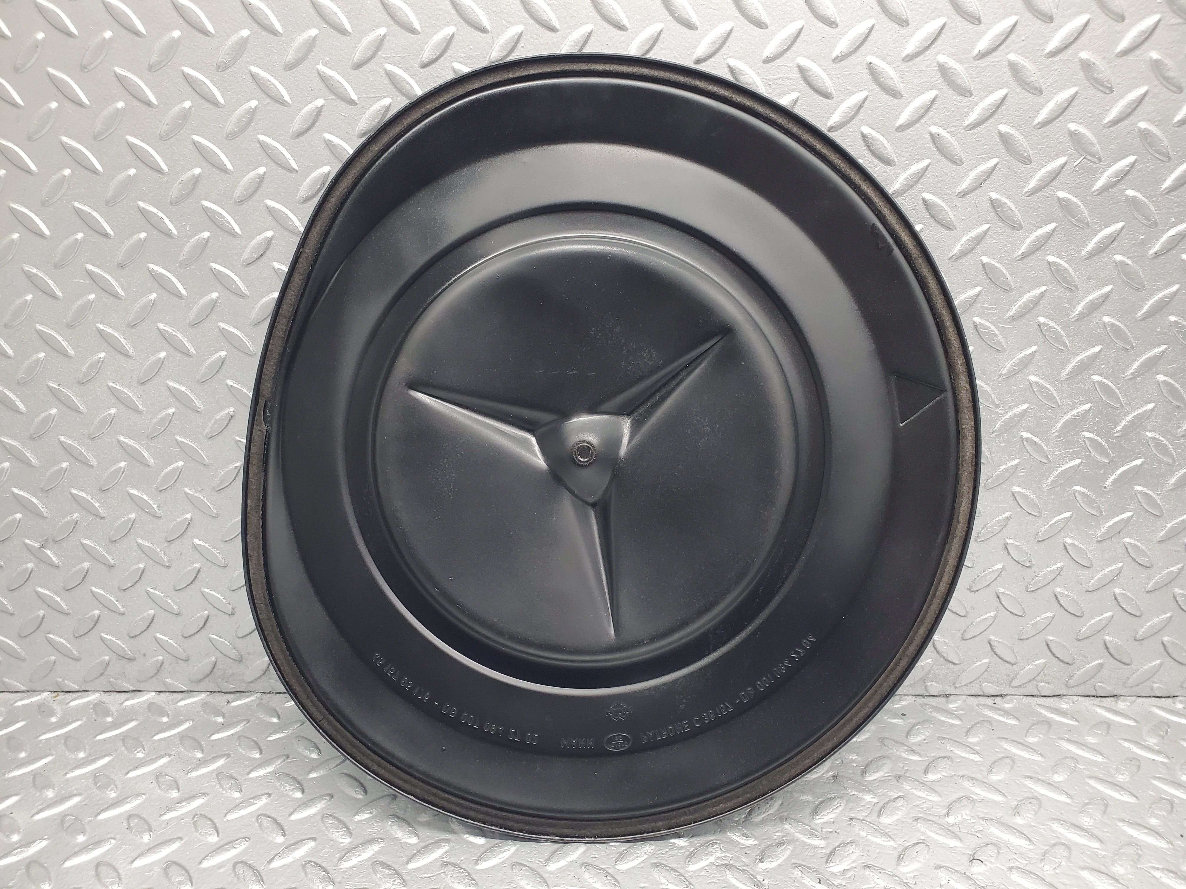 20545 Mercedes-Benz R107 450SL Air Filter Box Housing 0070942702