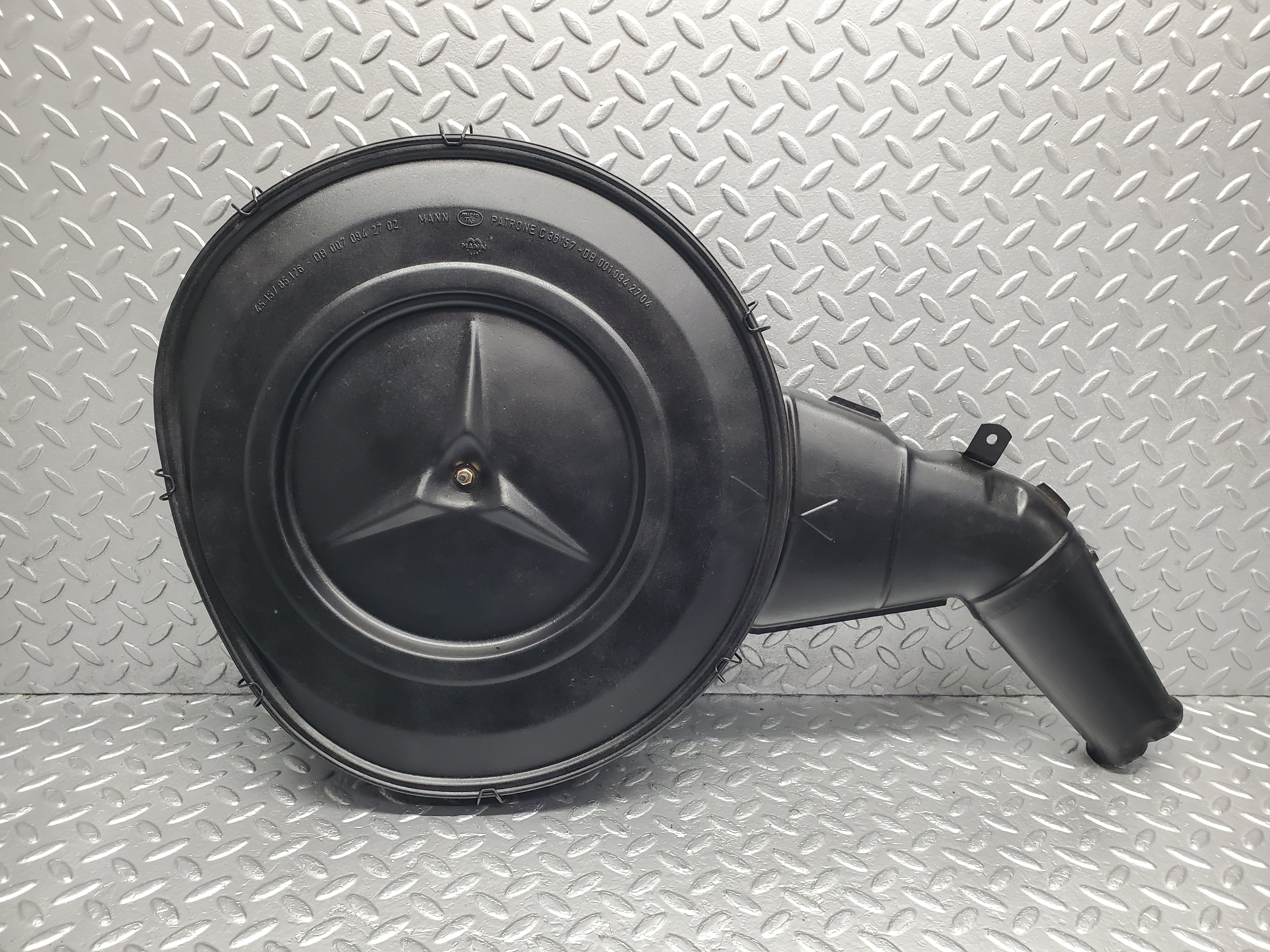 18495 Mercedes-Benz W116 350SE Air Filter Box Housing 0070942702