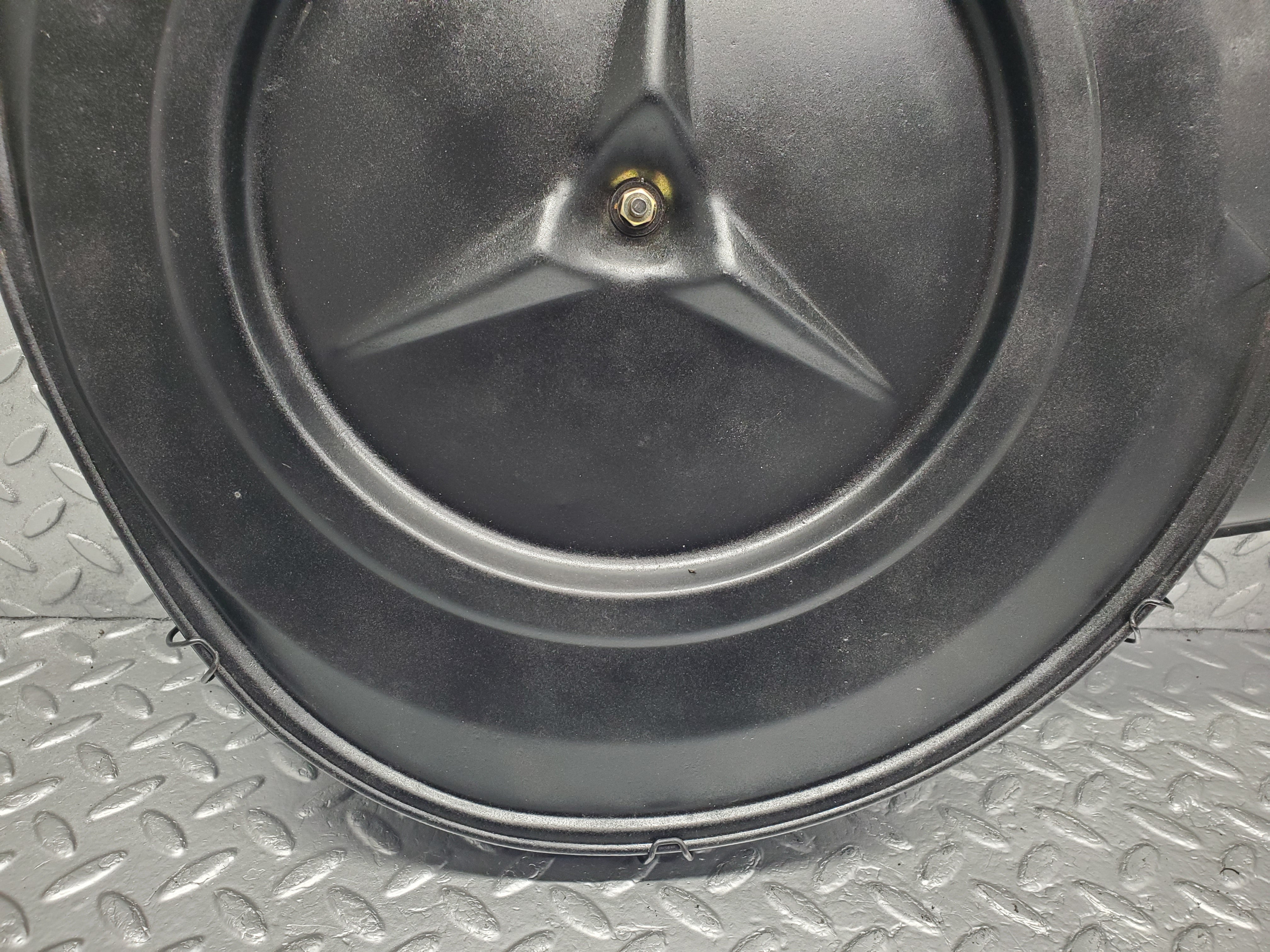 18495 Mercedes-Benz W116 350SE Air Filter Box Housing 0070942702