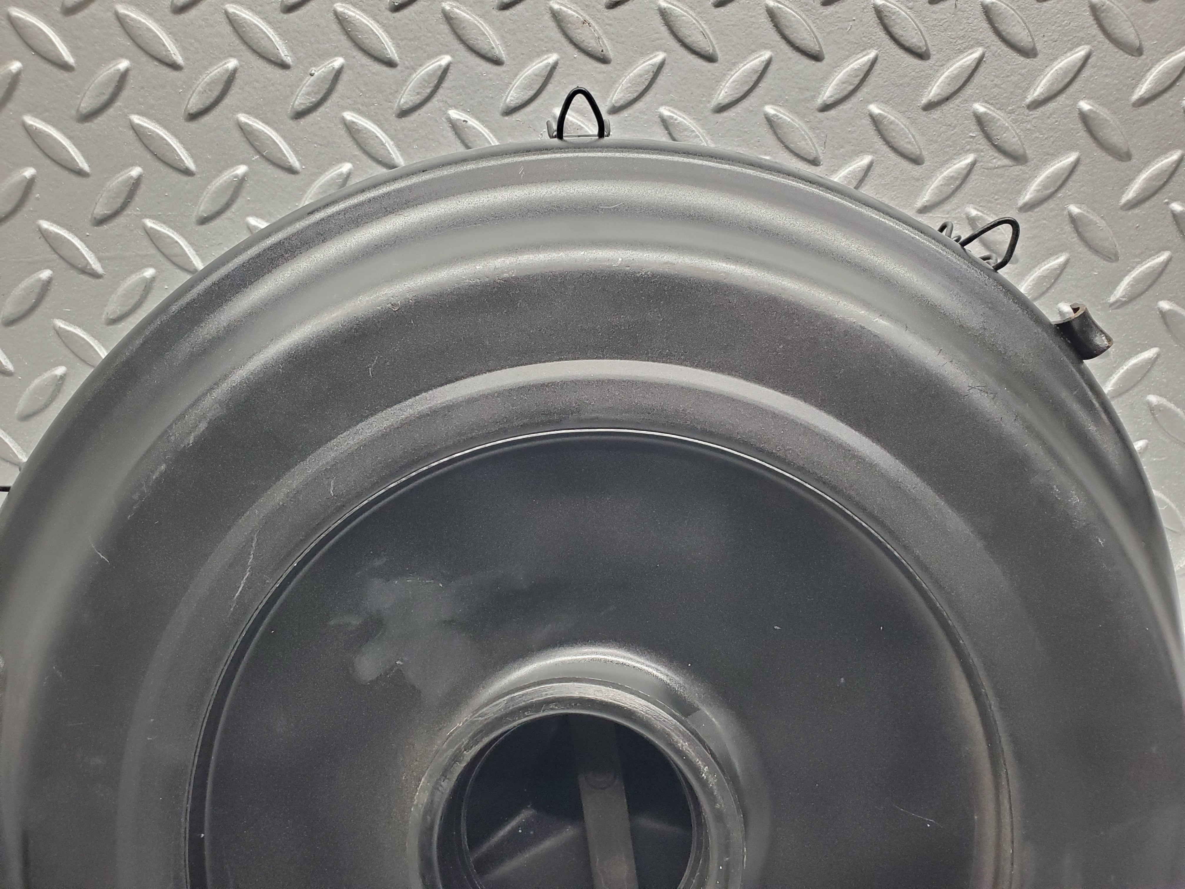 18495 Mercedes-Benz W116 350SE Air Filter Box Housing 0070942702