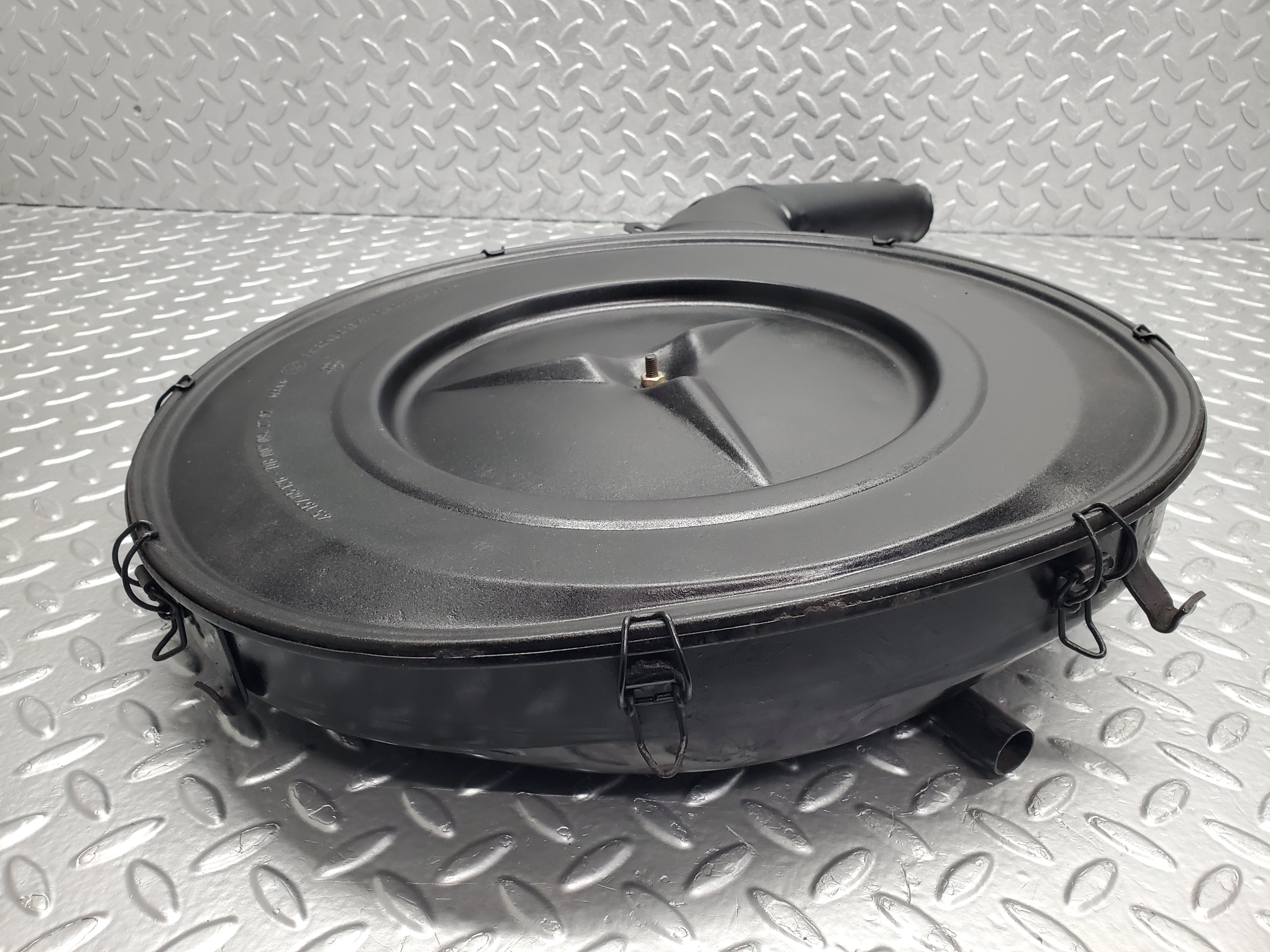 18495 Mercedes-Benz W116 350SE Air Filter Box Housing 0070942702