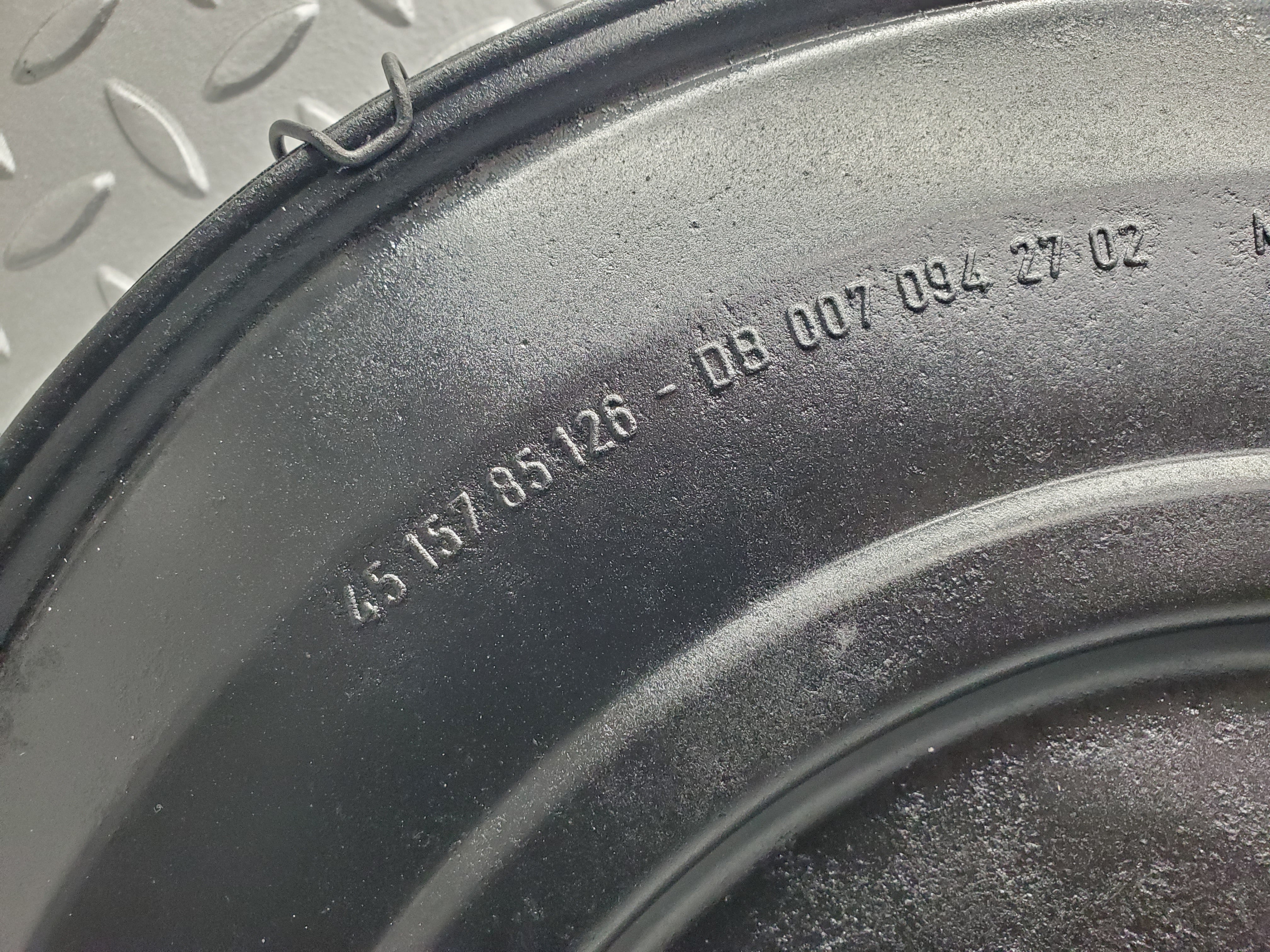 7058 Mercedes-Benz C107 350SLC Coupe Air Filter Housing Box 0070942702