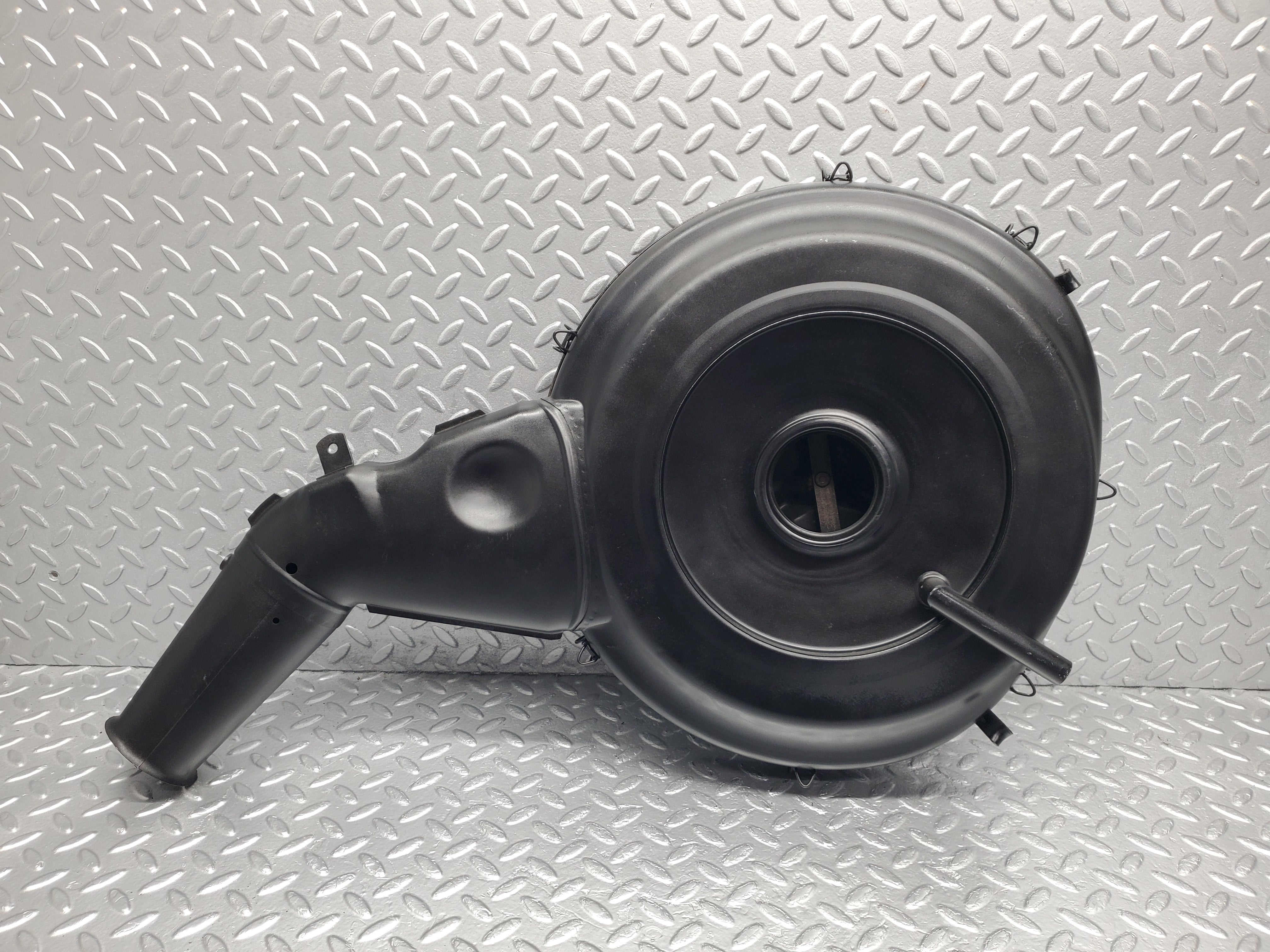 7058 Mercedes-Benz C107 350SLC Coupe Air Filter Housing Box 0070942702