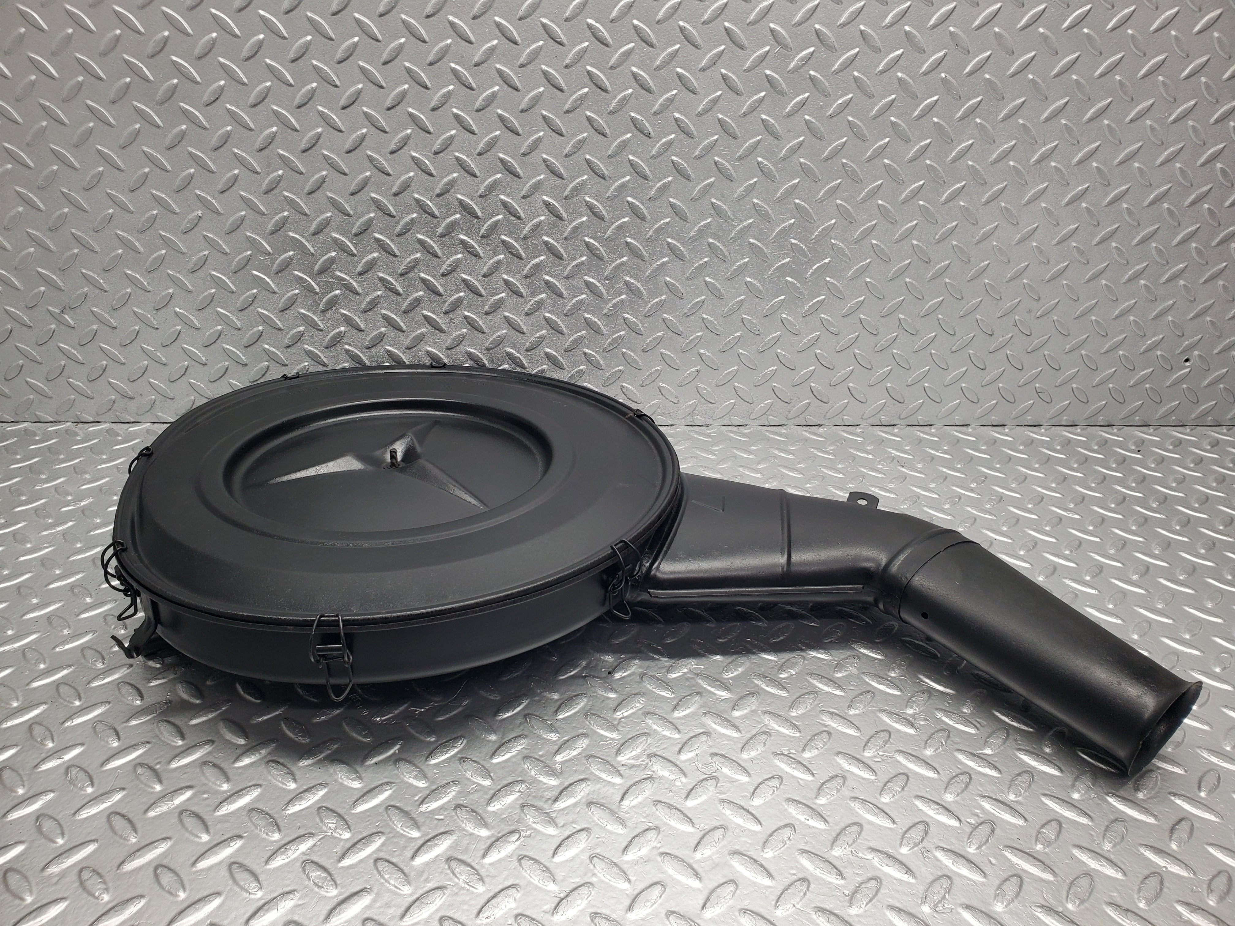 7058 Mercedes-Benz C107 350SLC Coupe Air Filter Housing Box 0070942702