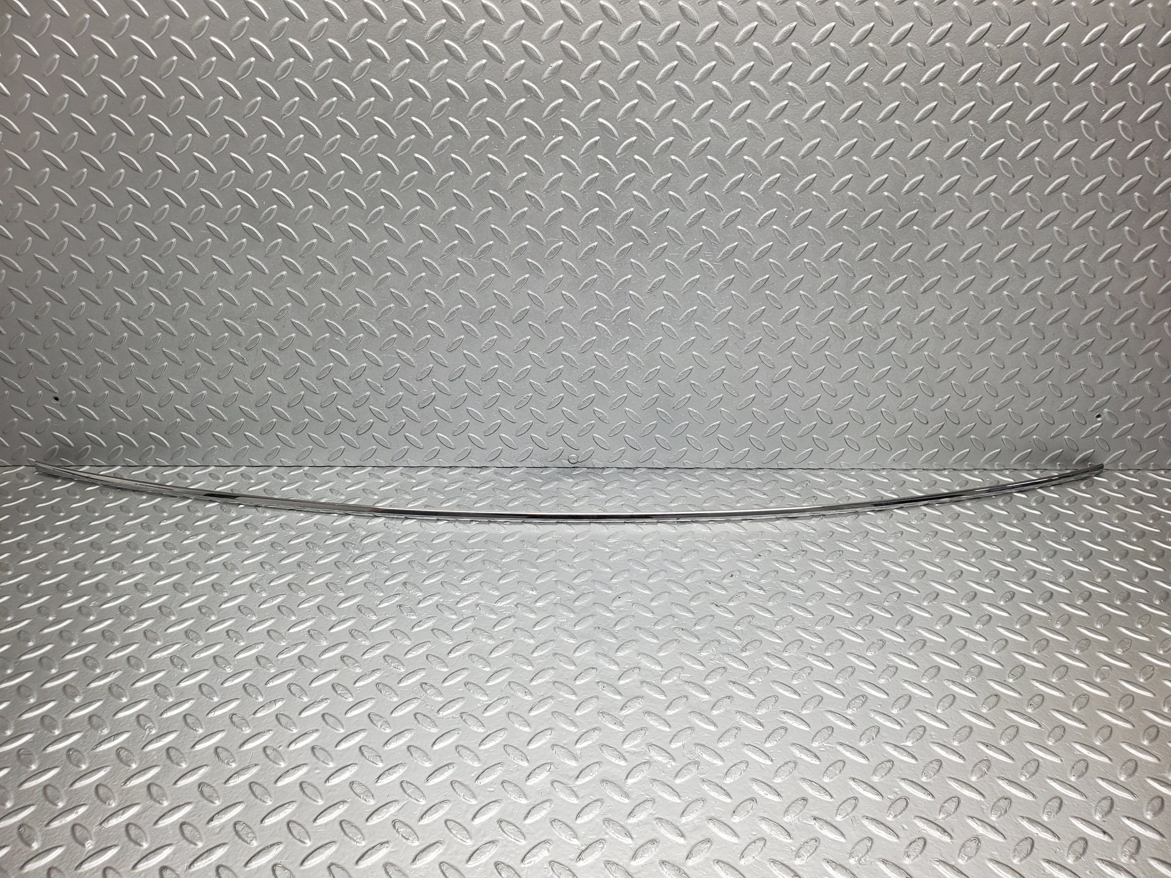 2184 Mercedes-Benz W220 S430 Rear Bumper Centre Chrome Trim 2208850074