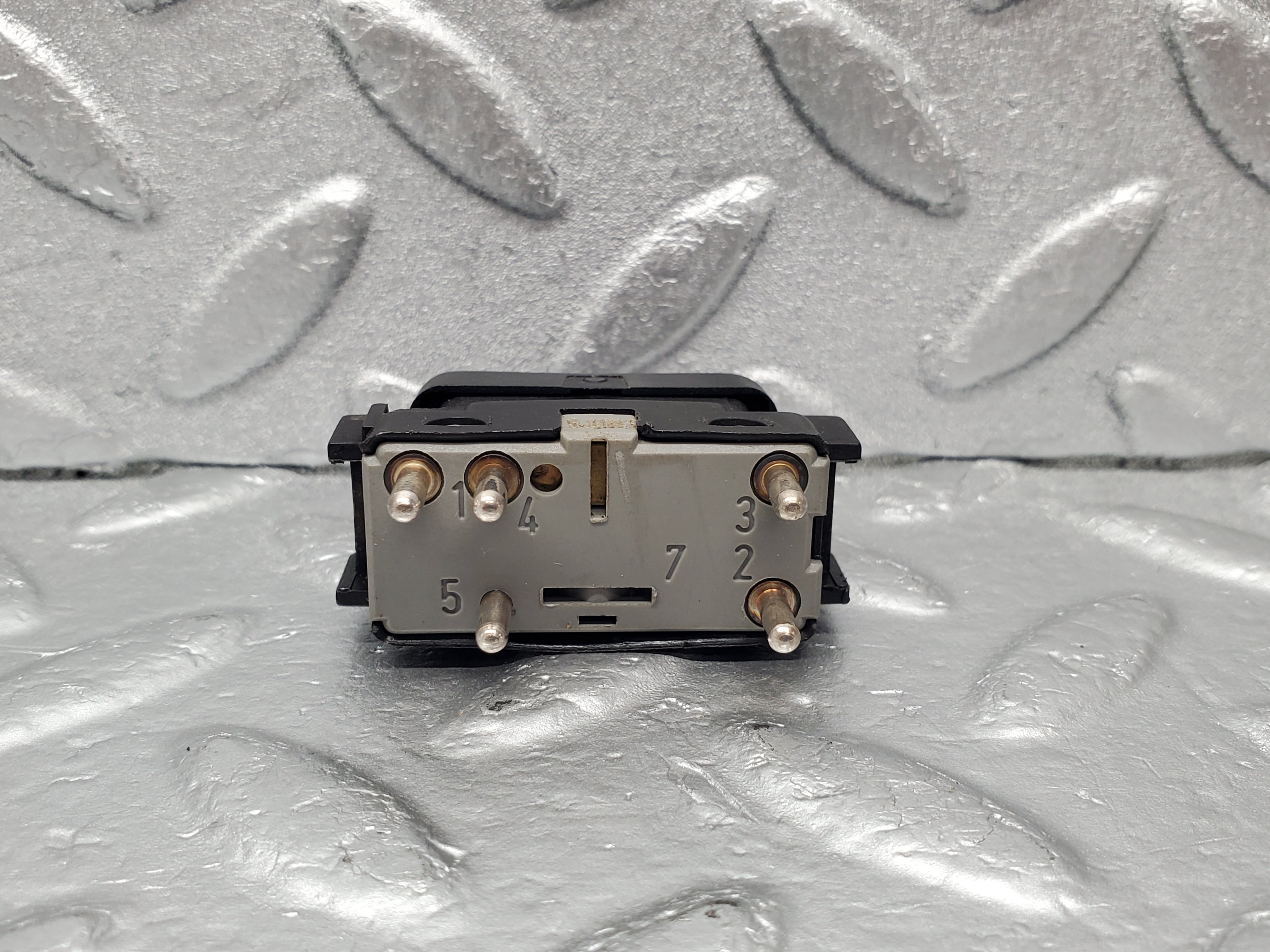 22609 Mercedes-Benz C124 E220 Electric Window Switch Left Side 1248209910