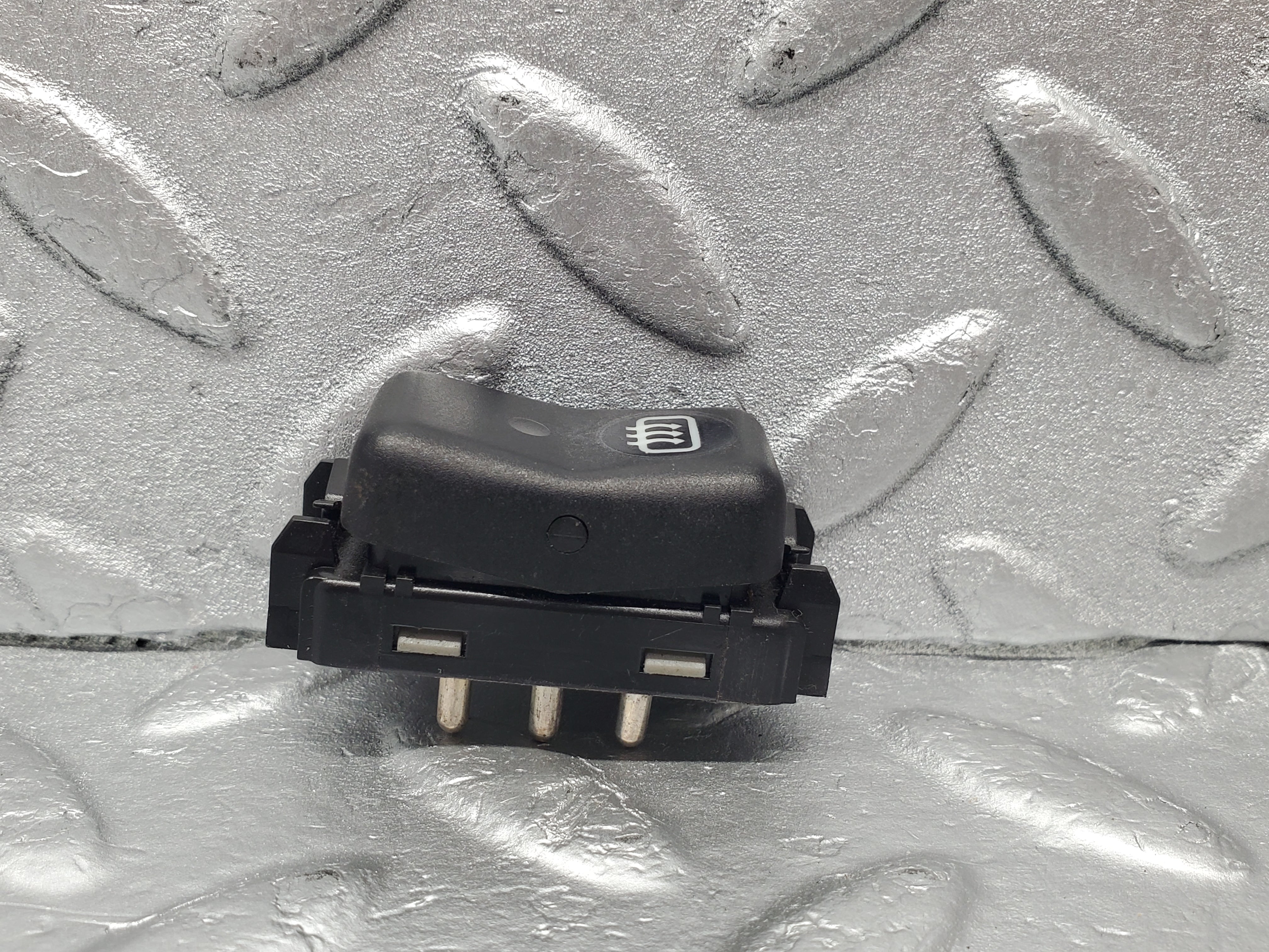 22612 Mercedes-Benz C124 E220 Coupe Rear Windscreen Defroster Switch 1298207410