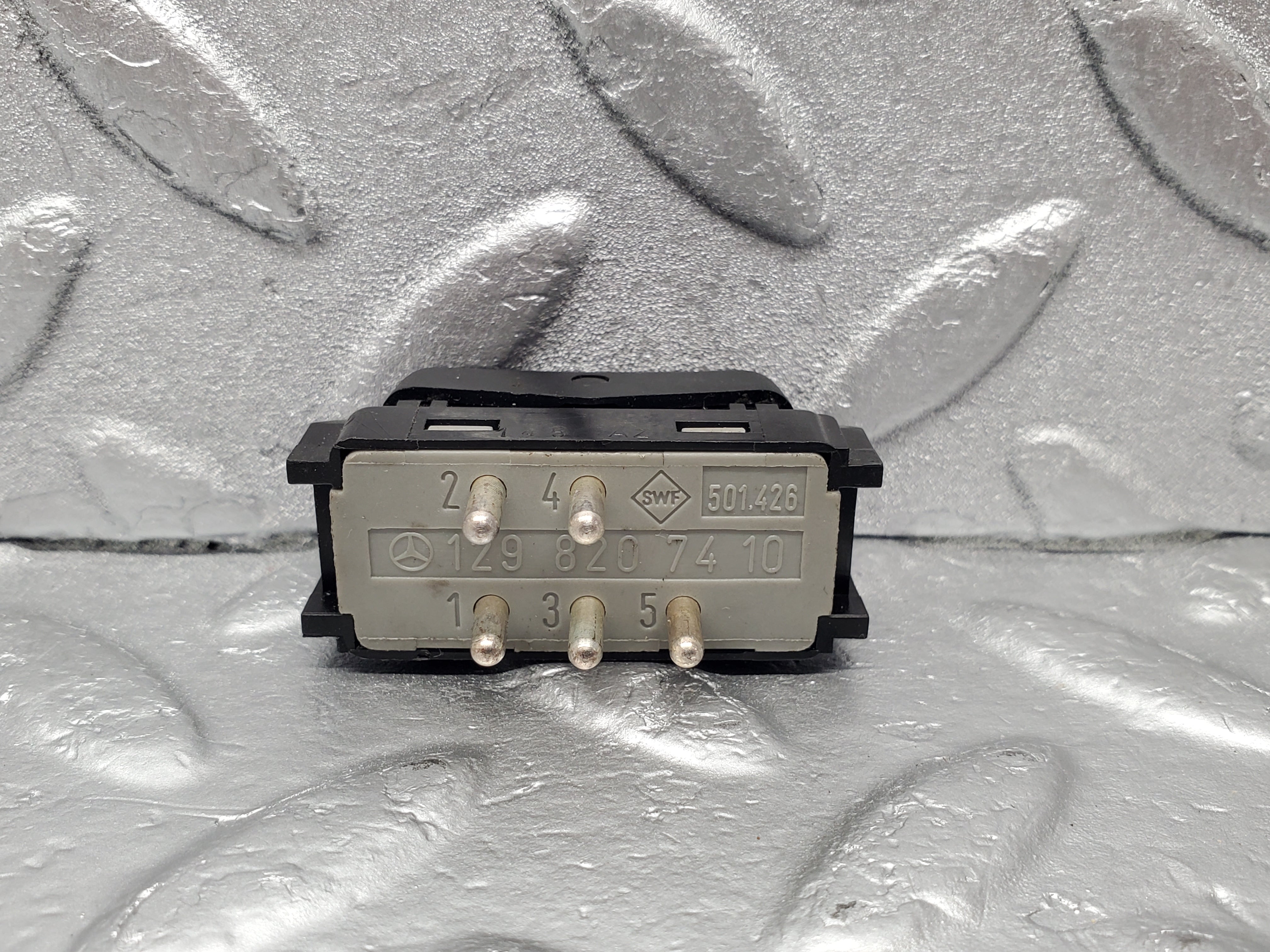 22612 Mercedes-Benz C124 E220 Coupe Rear Windscreen Defroster Switch 1298207410
