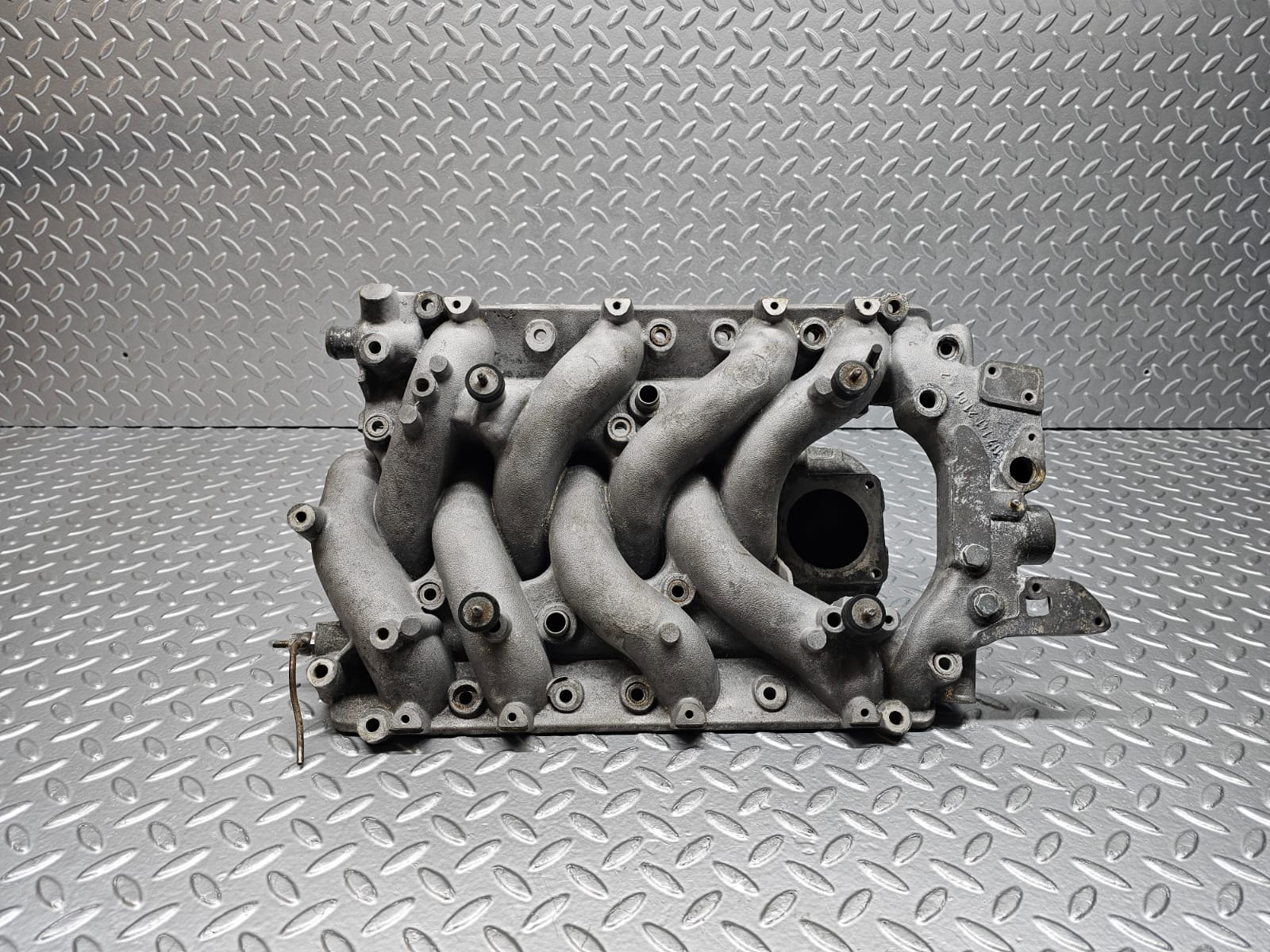 22821 Mercedes-Benz C107 450SLC Coupe Intake Manifold 1171412101