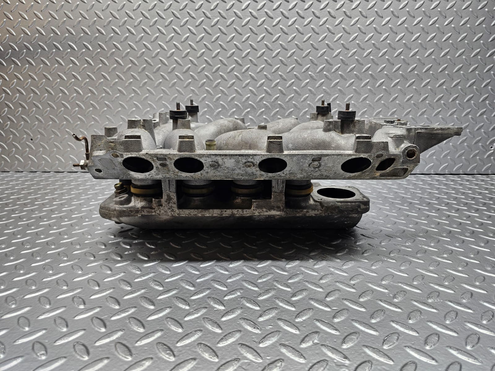 22821 Mercedes-Benz C107 450SLC Coupe Intake Manifold 1171412101