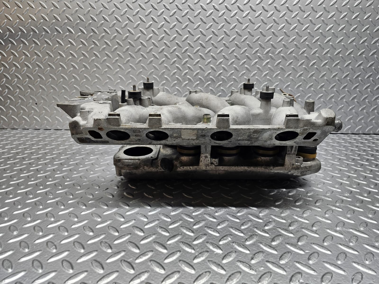 22821 Mercedes-Benz C107 450SLC Coupe Intake Manifold 1171412101