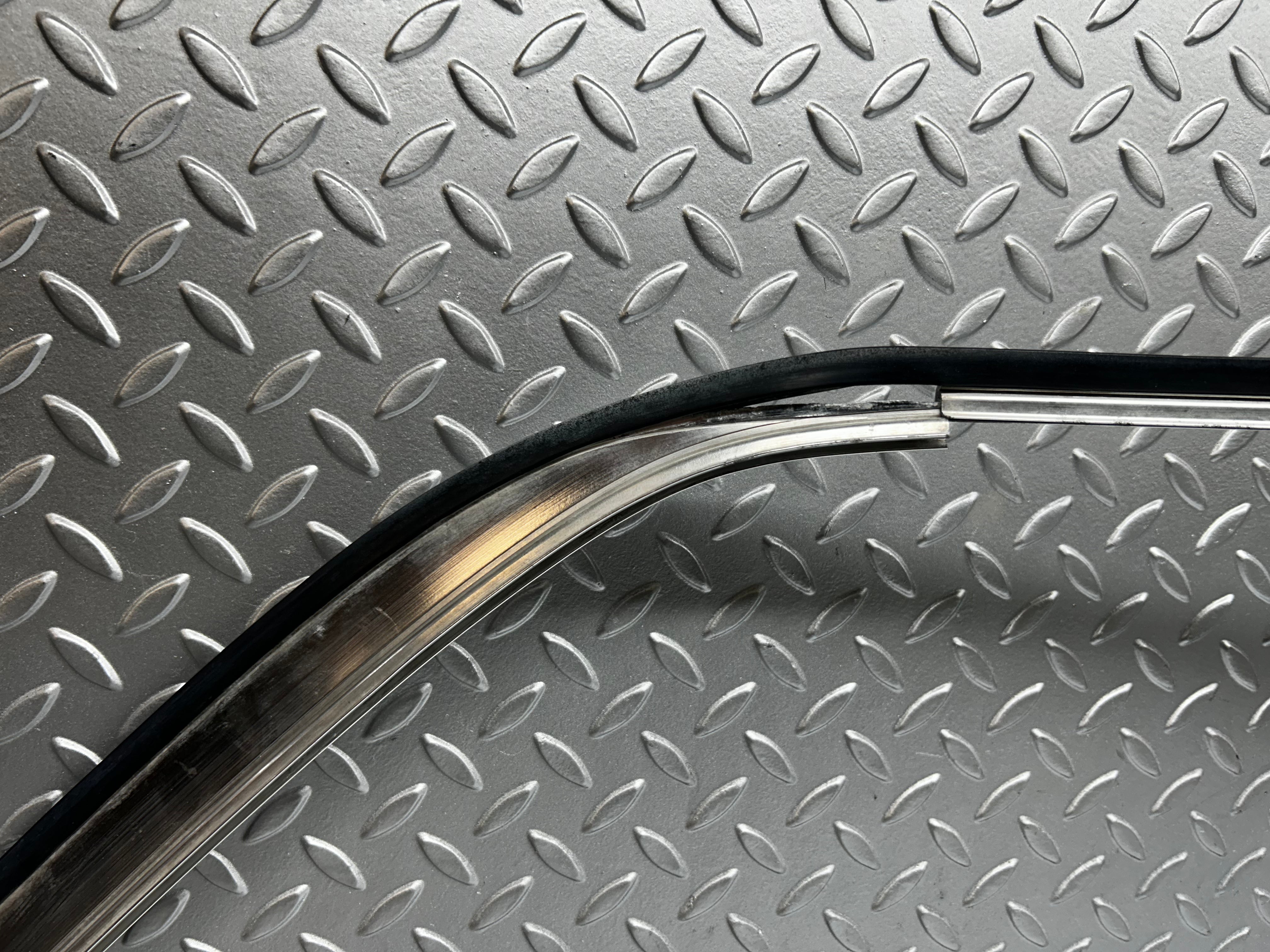 7810 Mercedes-Benz S123 230TE Wagon Roof Chrome Trim Left Side