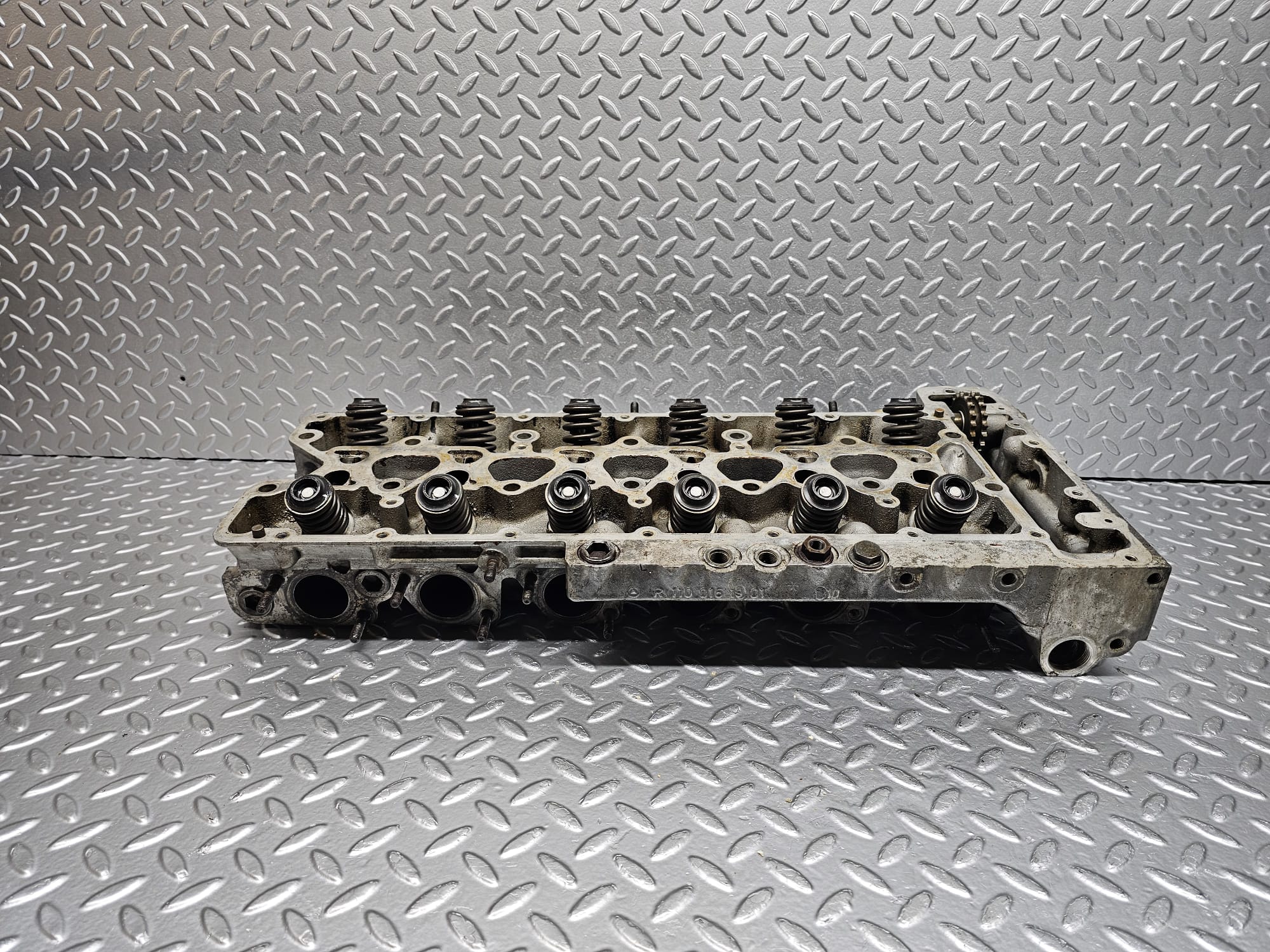24127 Mercedes-Benz W123 280E Cylinder Head 1100161901