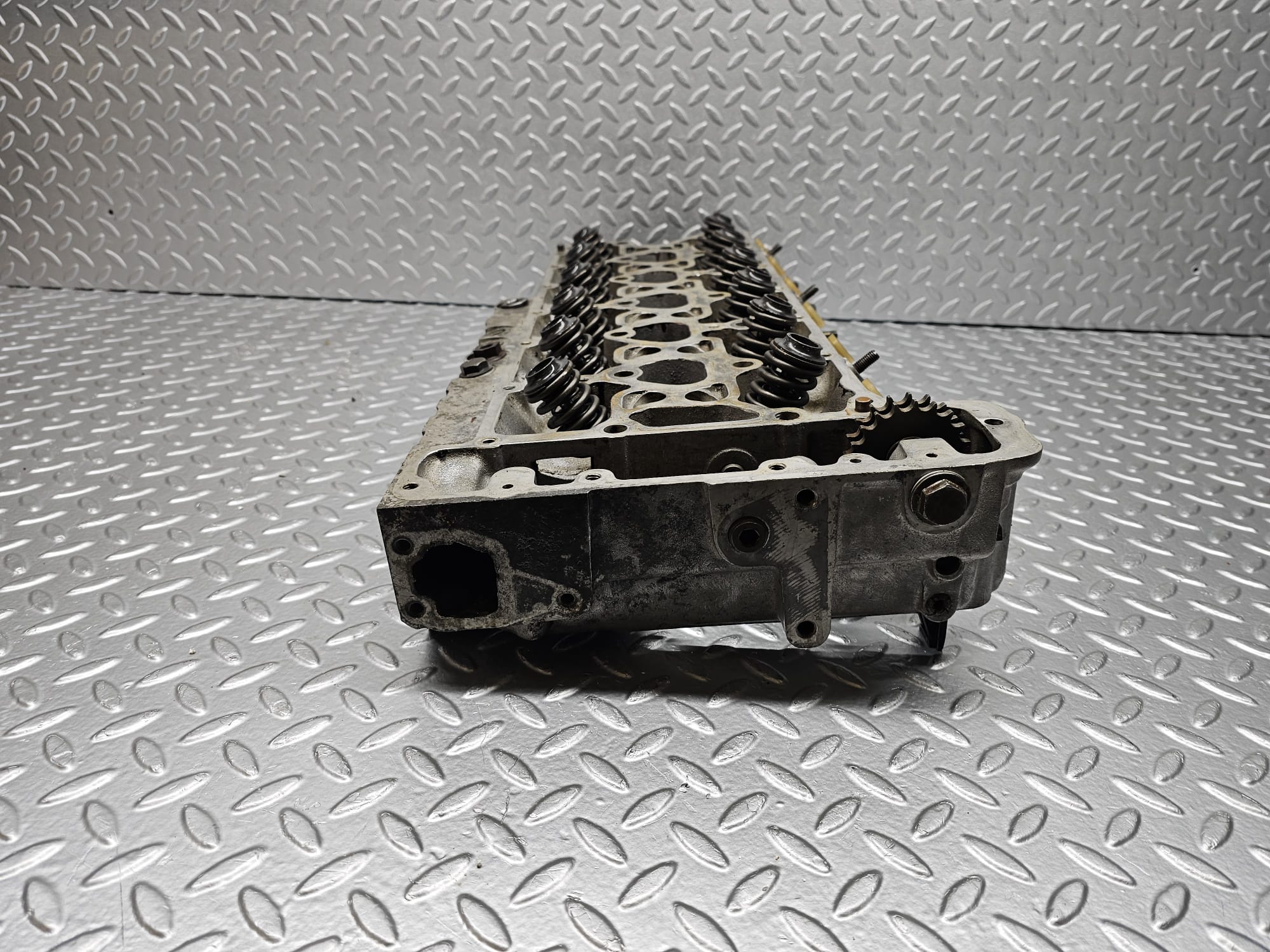 24127 Mercedes-Benz W123 280E Cylinder Head 1100161901