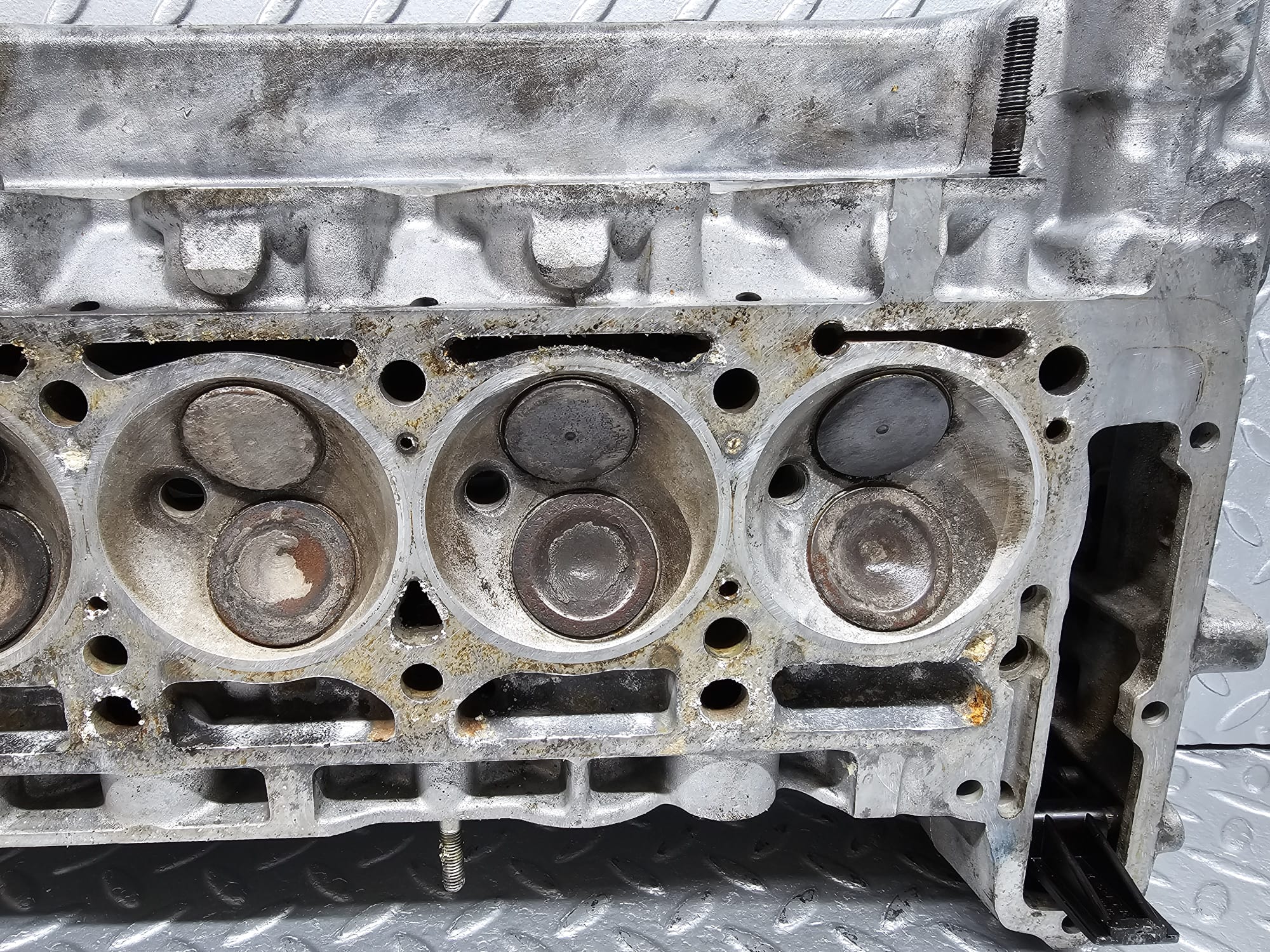 24127 Mercedes-Benz W123 280E Cylinder Head 1100161901