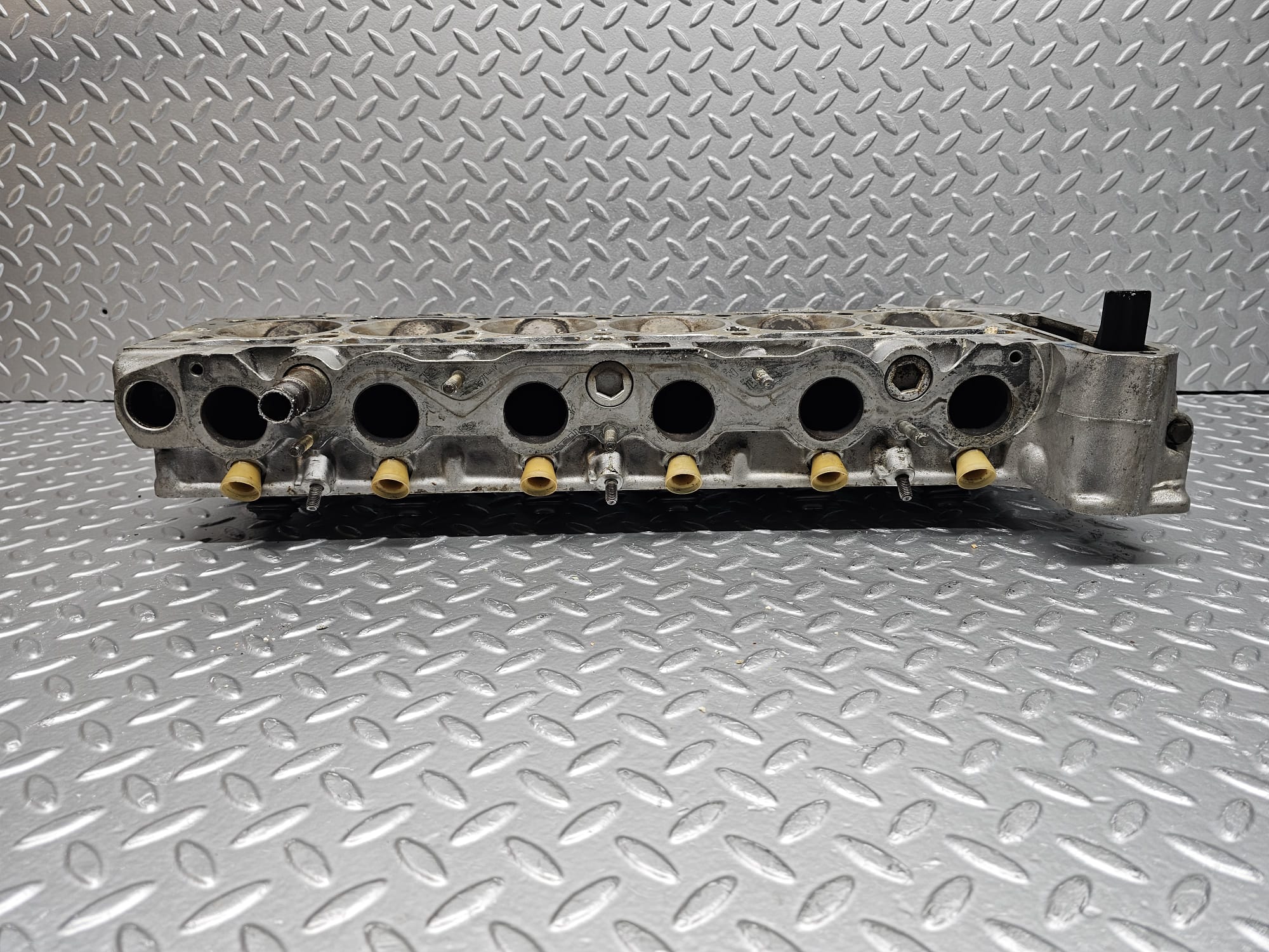 24127 Mercedes-Benz W123 280E Cylinder Head 1100161901