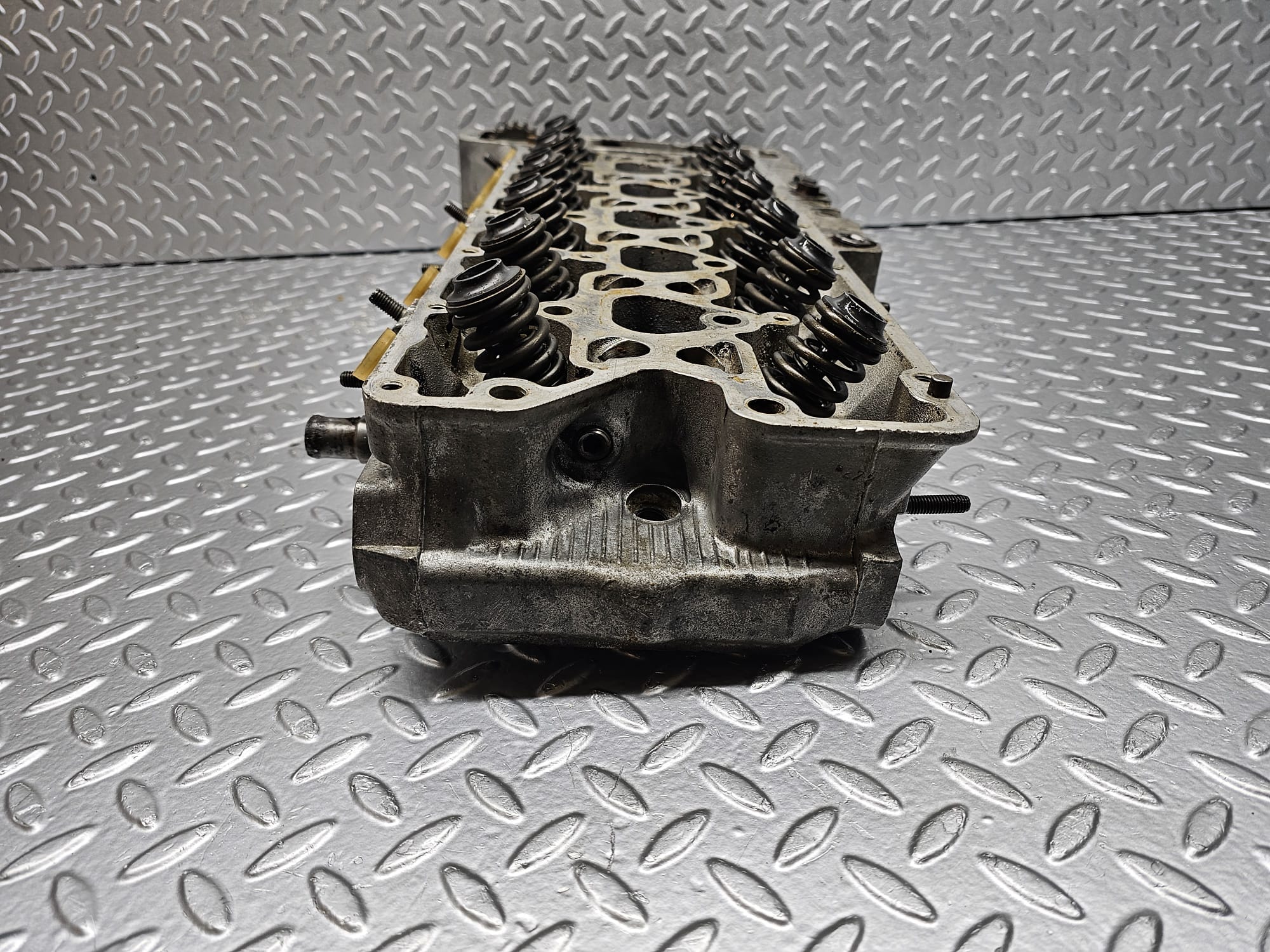 24127 Mercedes-Benz W123 280E Cylinder Head 1100161901