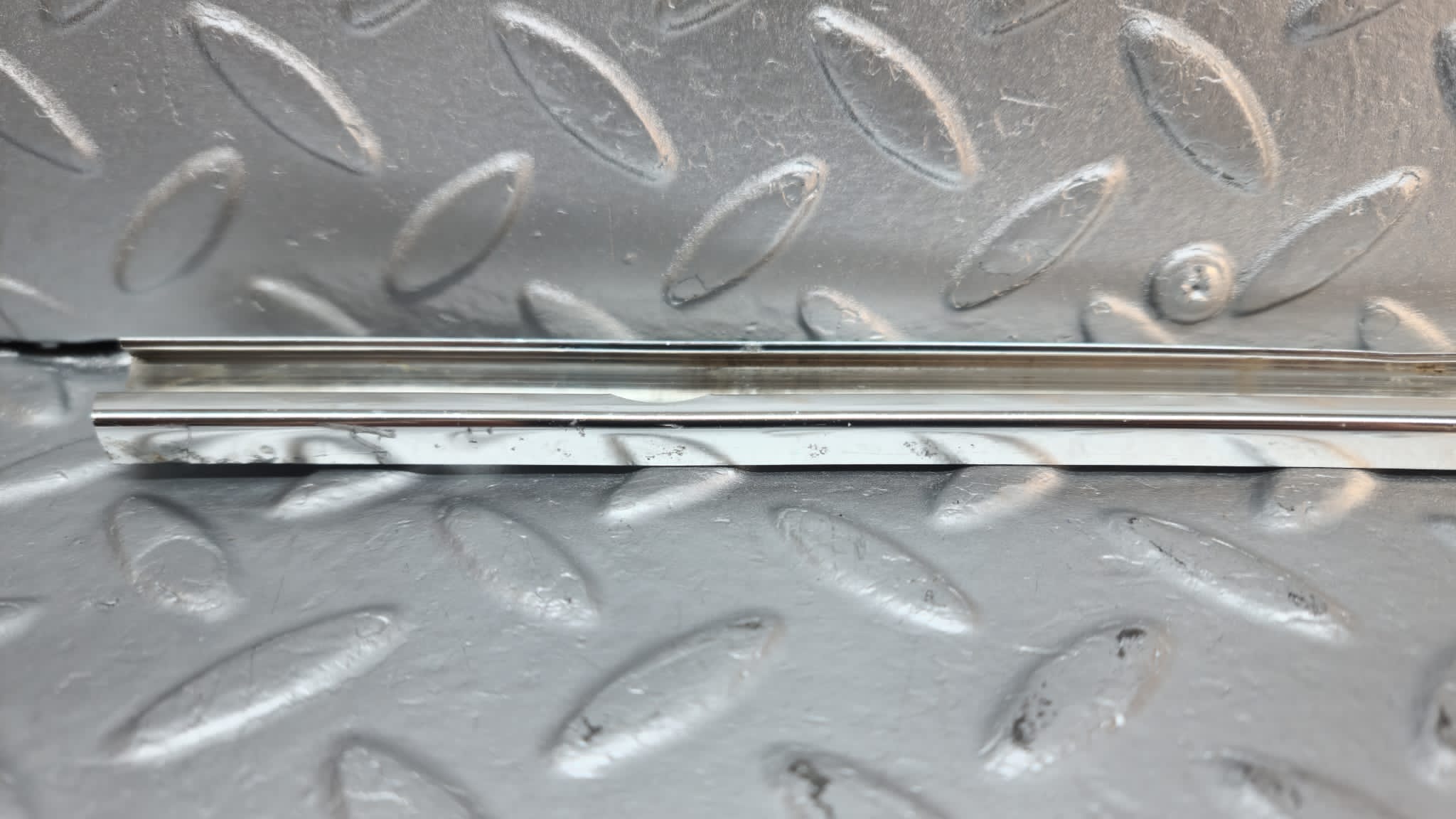 40146 Mercedes-Benz R107 350SL Hardtop B Pillar Chrome Trim Right Side