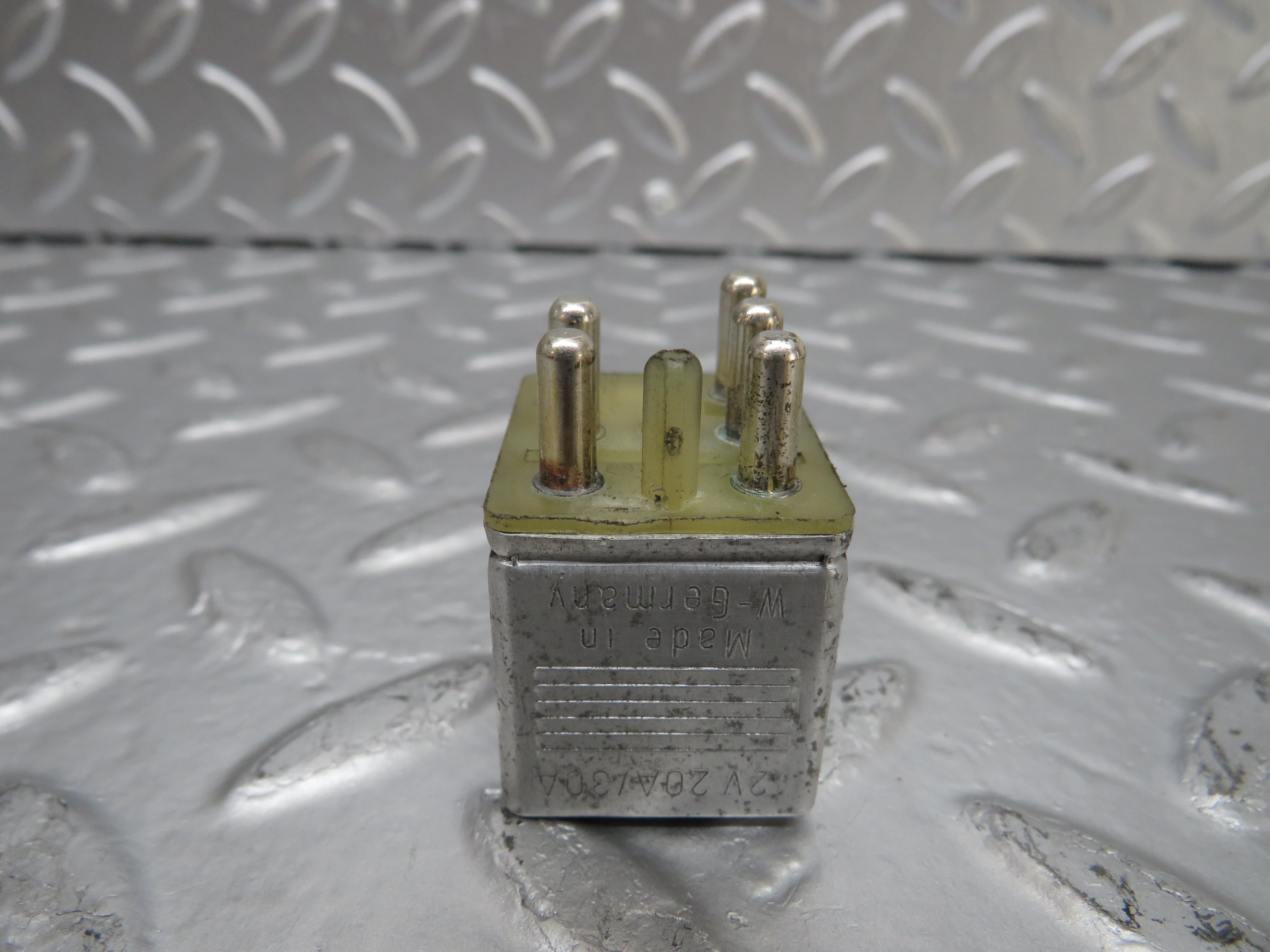 25517 Mercedes-Benz W123 200 Multi Purpose Relay 0015420219