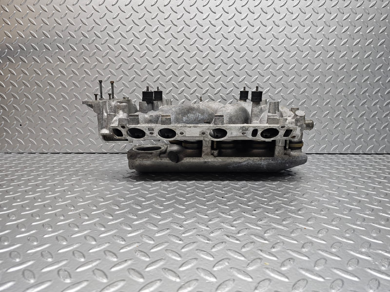 2573 Mercedes-Benz W116 350SE Air Intake Manifold Throttle 1161414301