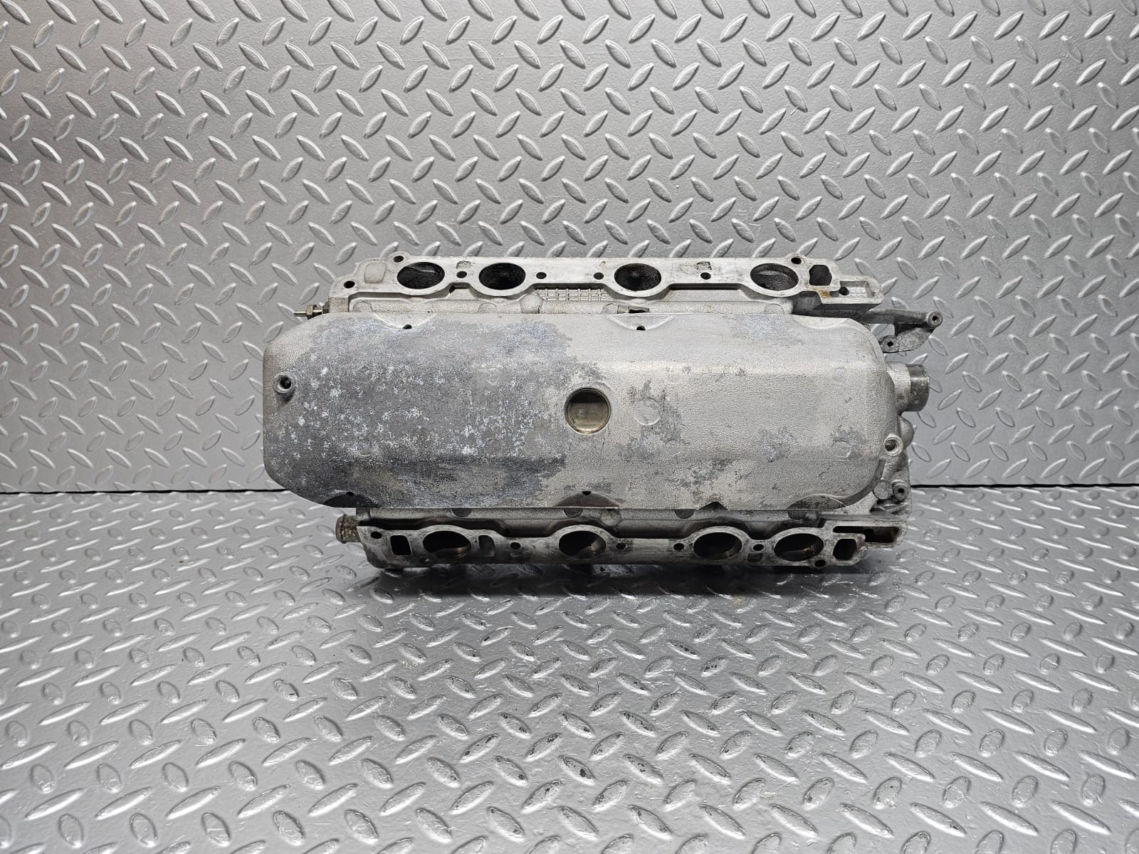 2573 Mercedes-Benz W116 350SE Air Intake Manifold Throttle 1161414301