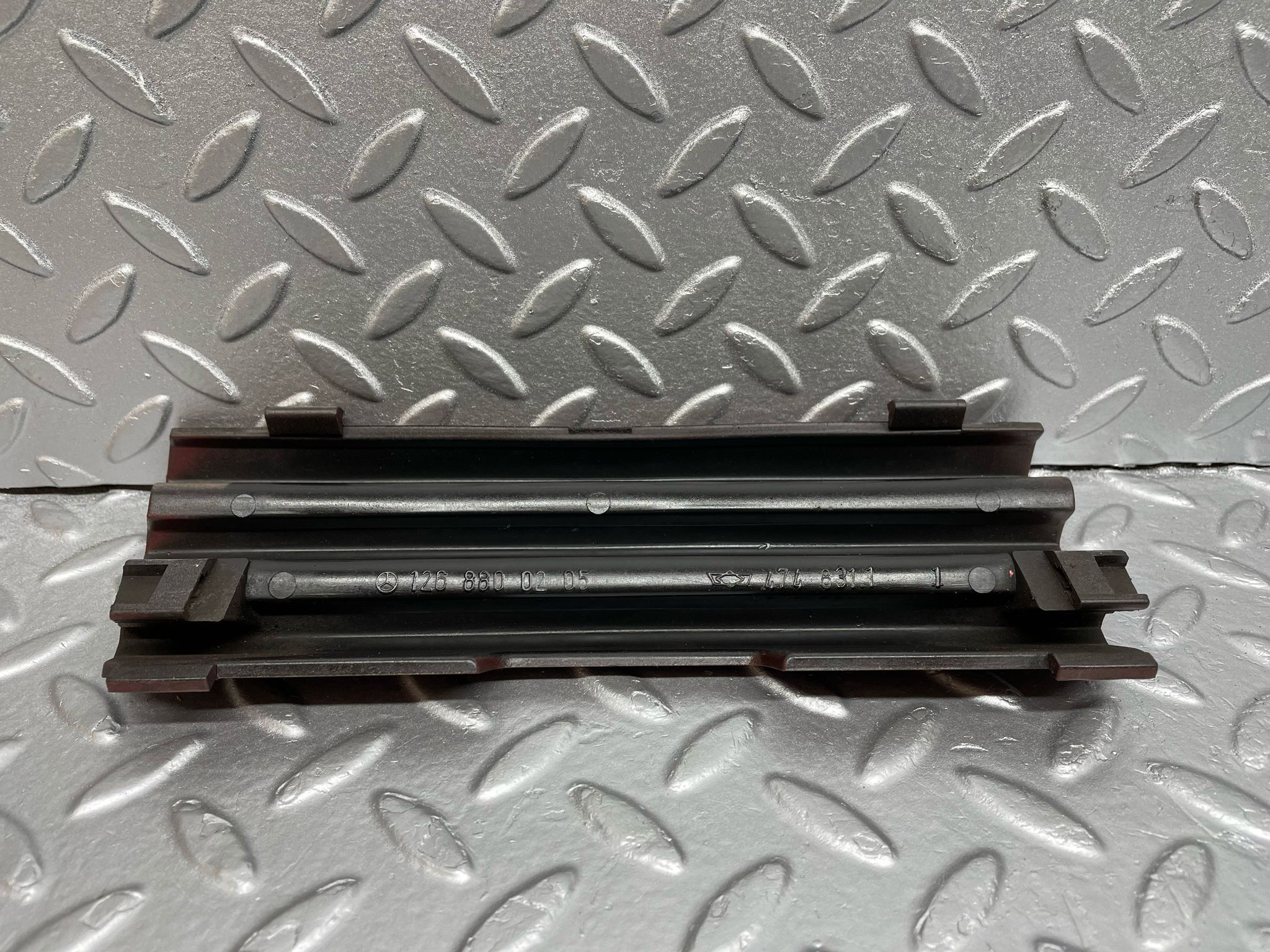 41276 Mercedes-Benz W126 300SE Front Bumper 1268802440 1268800205