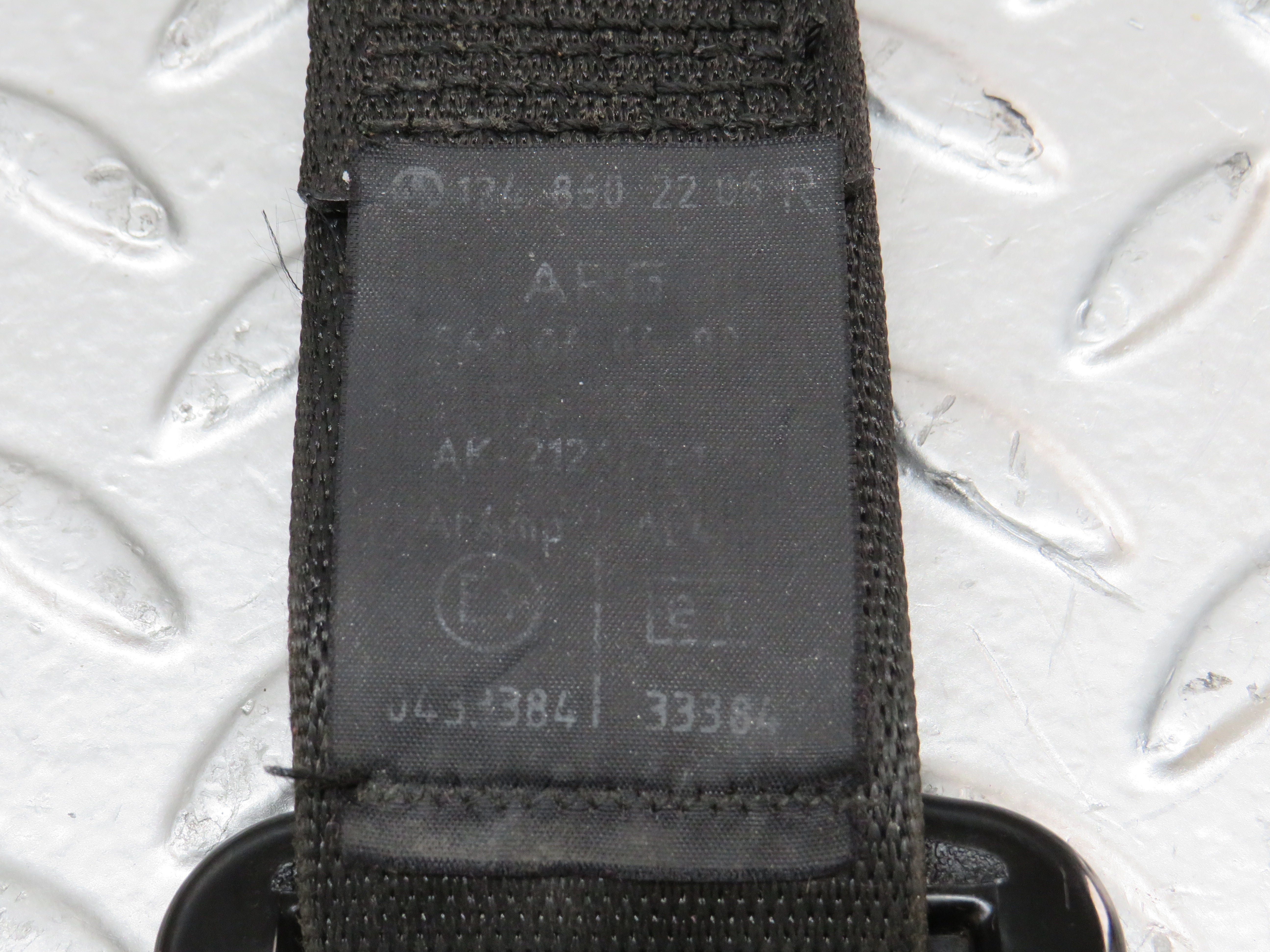 27818 Mercedes-Benz S124 300TE Wagon Front Right Seat Belt 1248602206