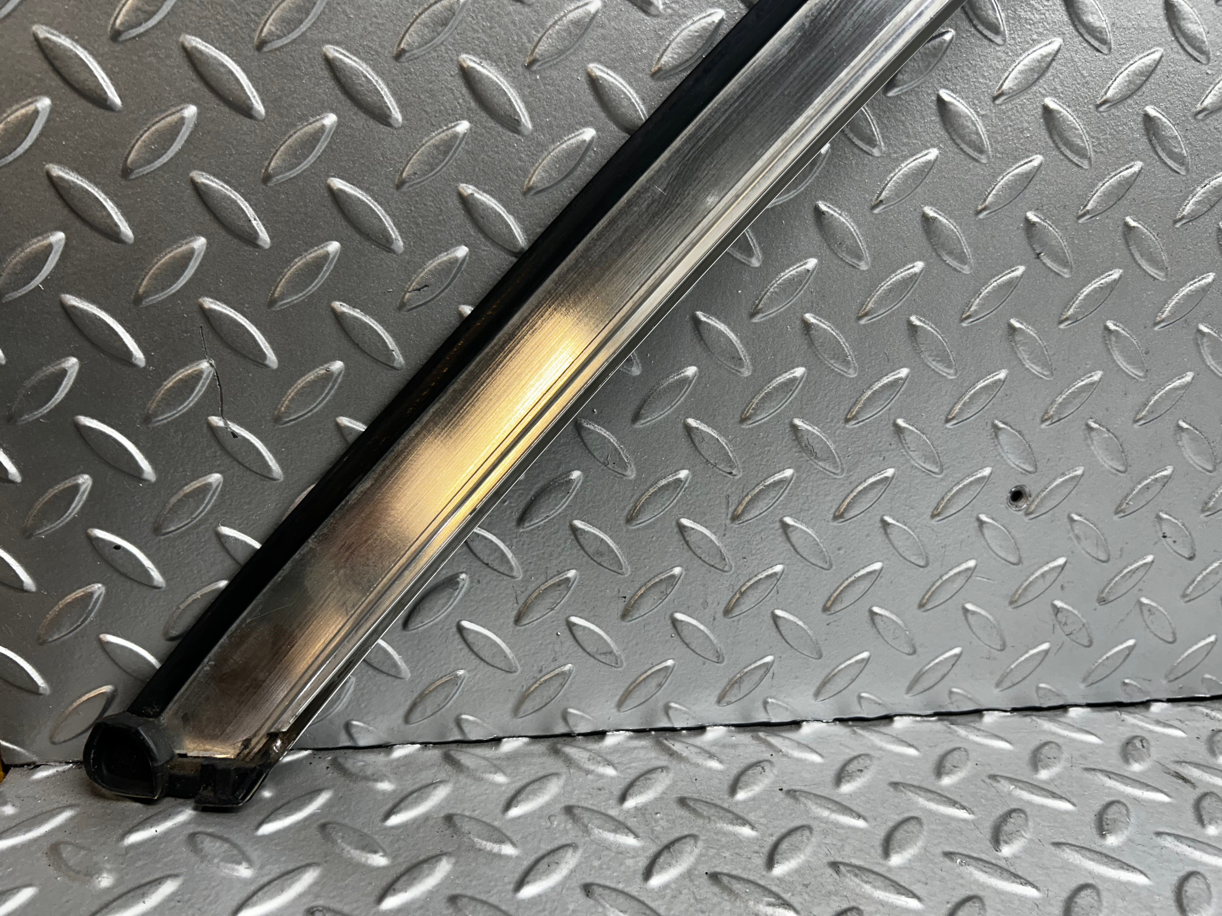 7810 Mercedes-Benz S123 230TE Wagon Roof Chrome Trim Left Side