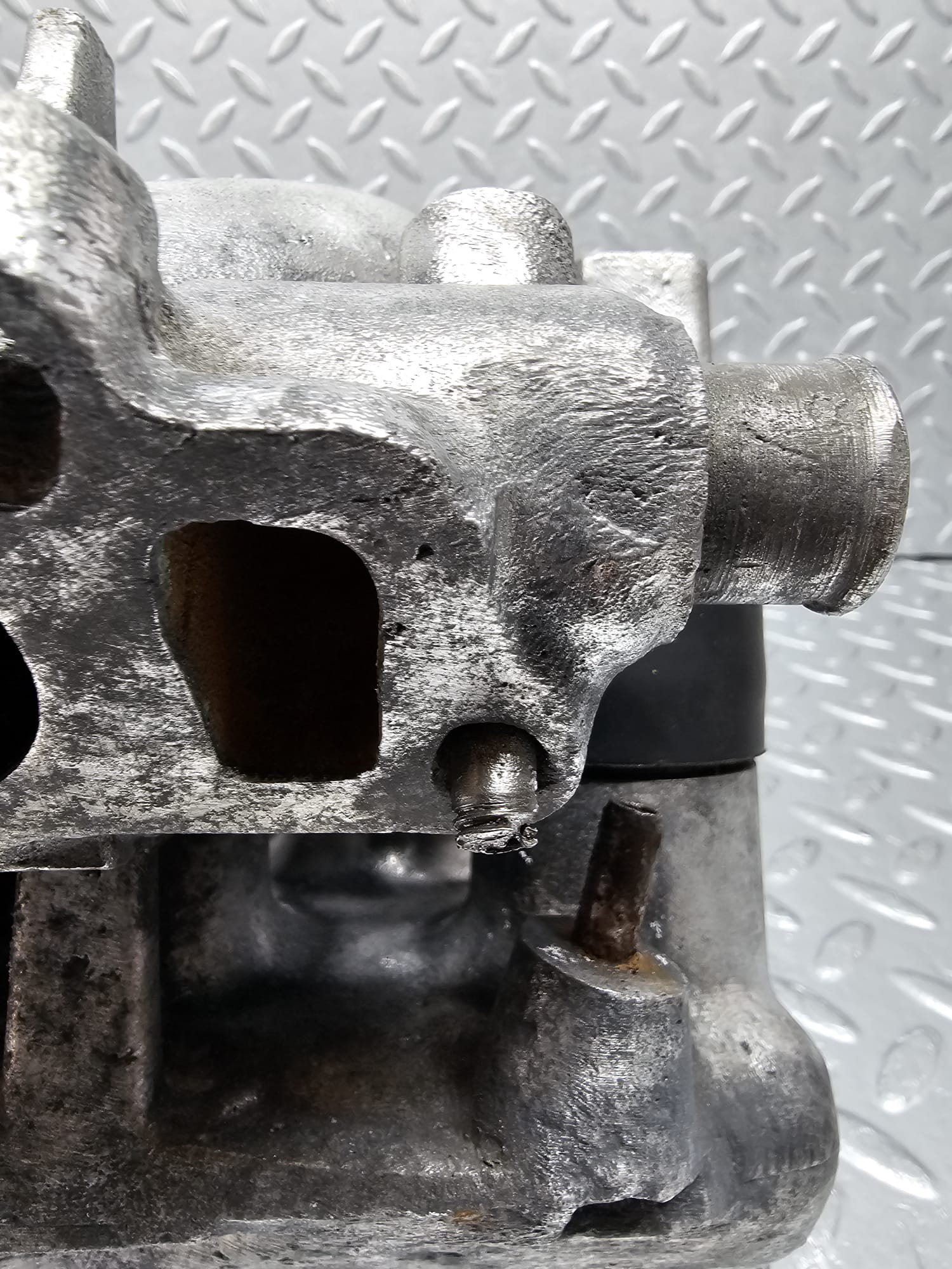 32861 Mercedes-Benz C107 R107 350 V8 Air Intake Manifold 1161412501