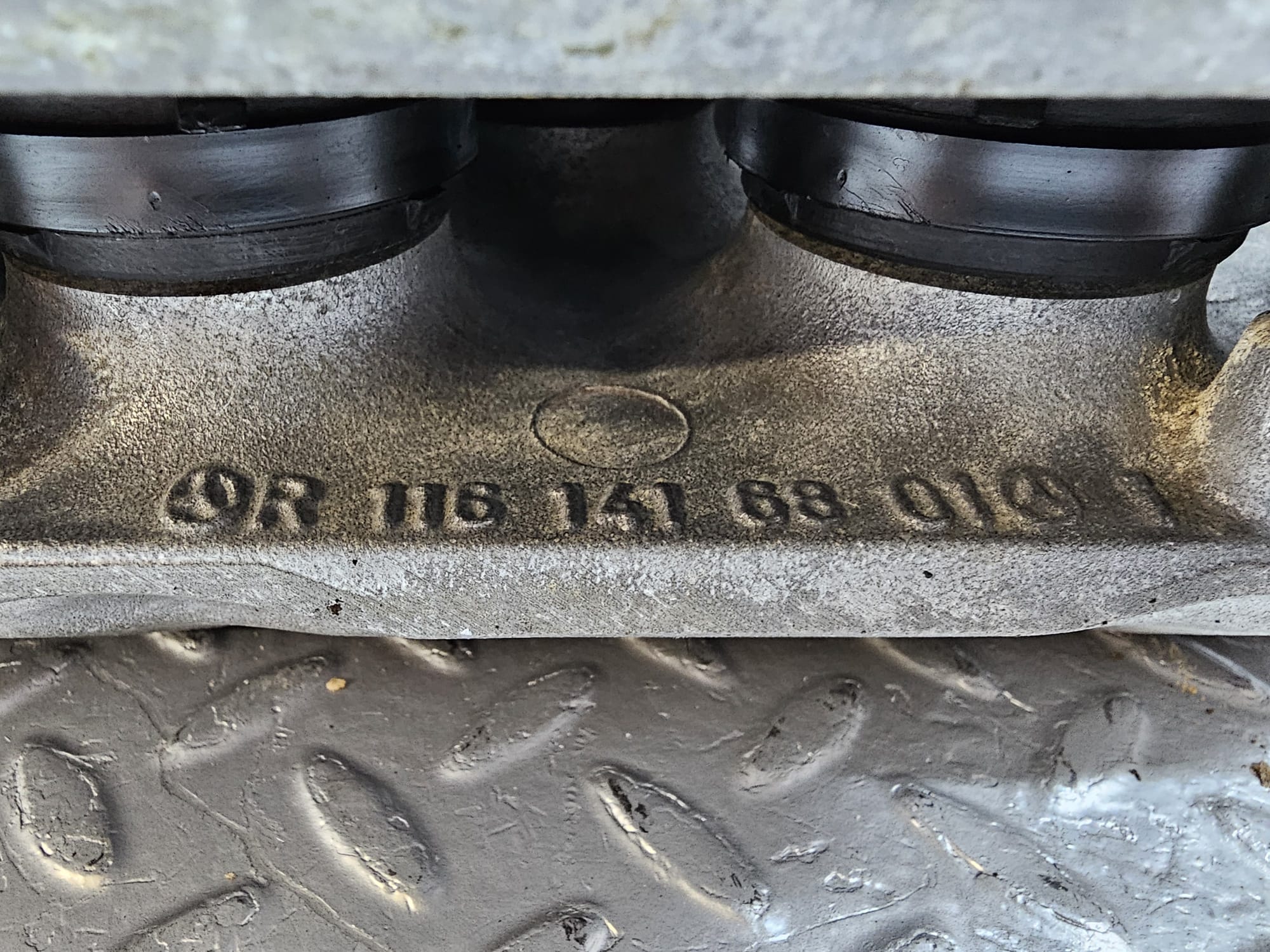 37169 Mercedes-Benz C126 420SEC Coupe Air Intake Manifold 1161416501