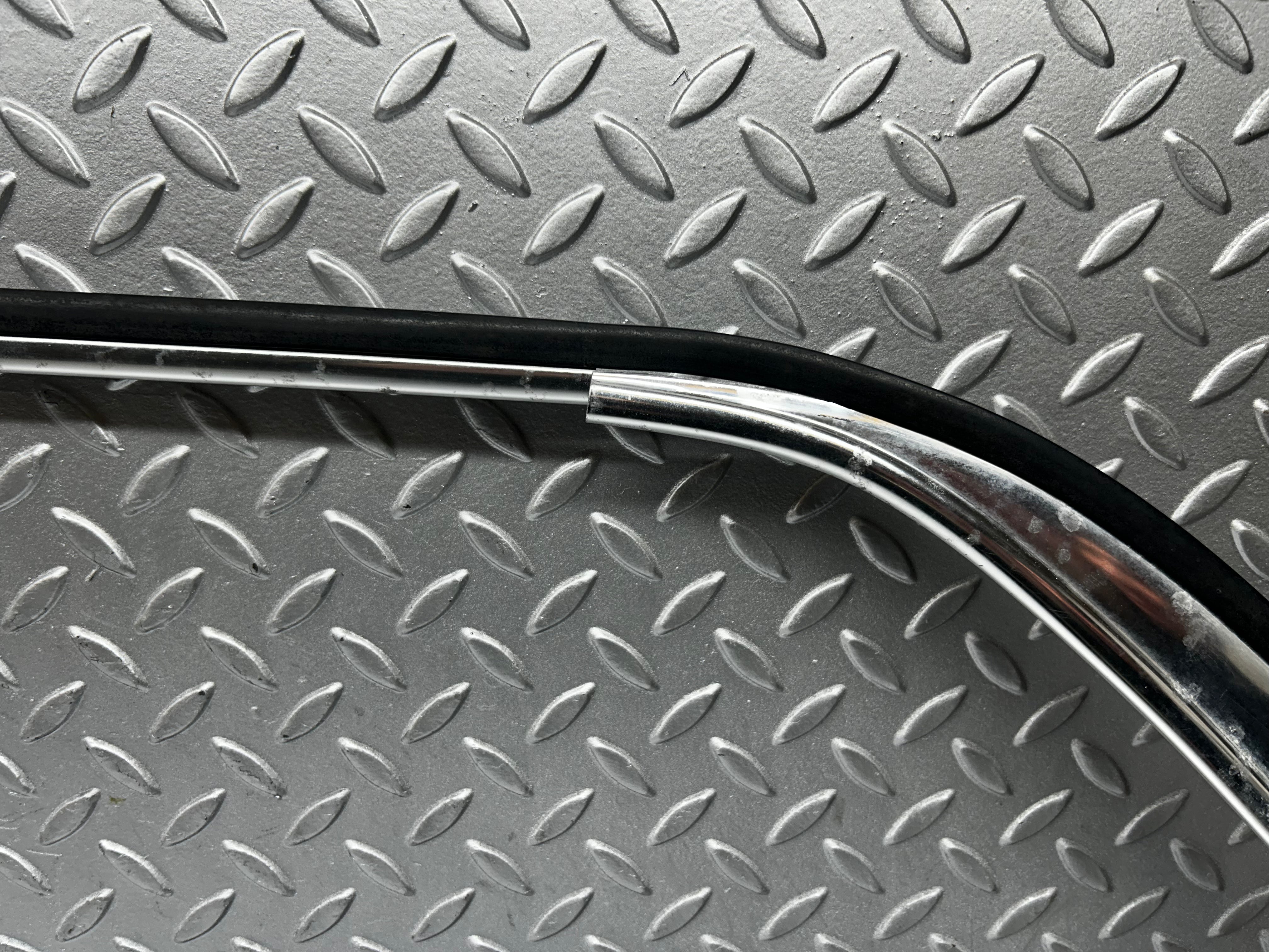 7810 Mercedes-Benz S123 230TE Wagon Roof Chrome Trim Left Side