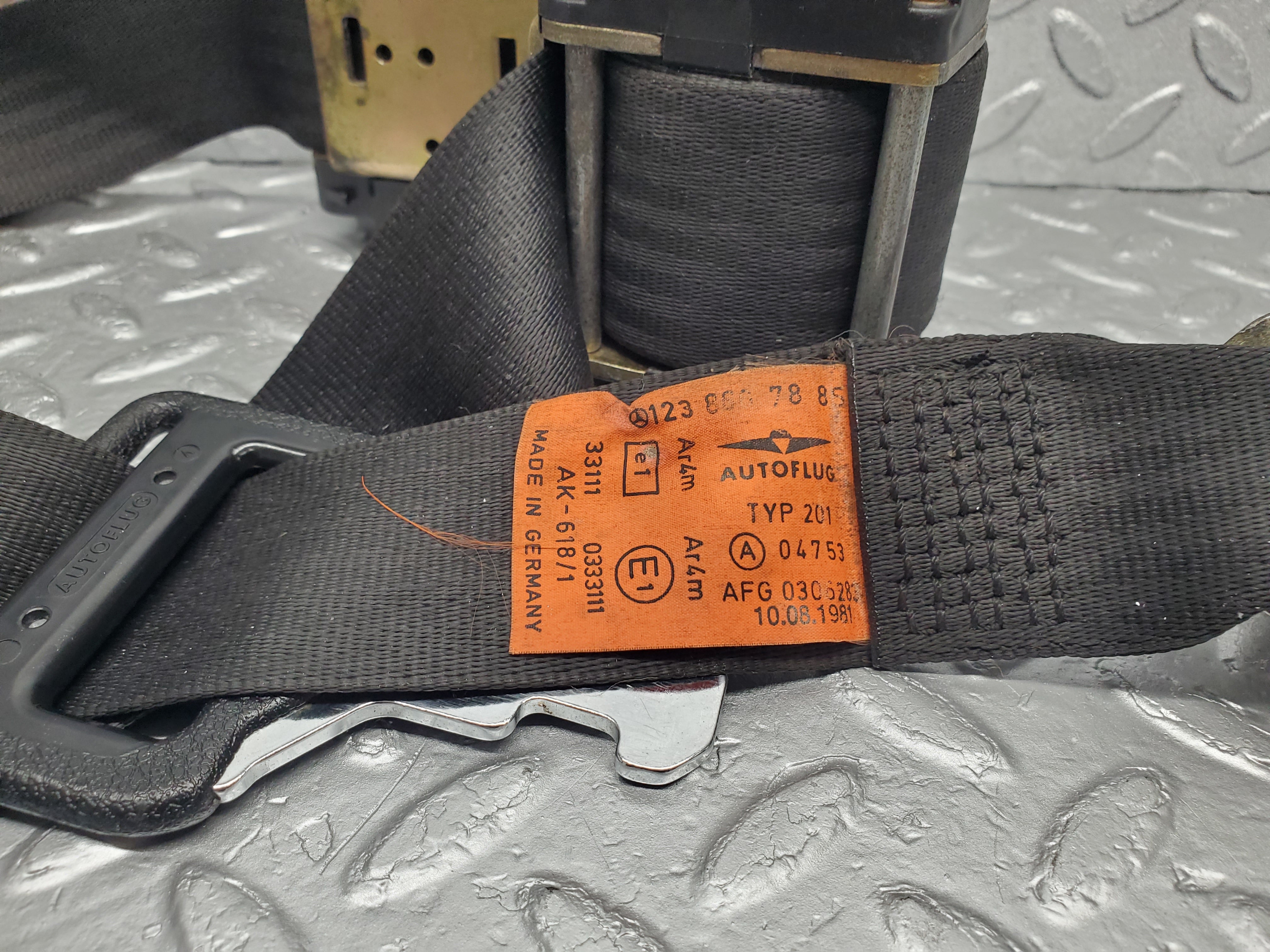 46388 Mercedes-Benz C123 280CE Coupe Rear Seat Belt Set With Buckles 1238604969 1238607885 1238607185